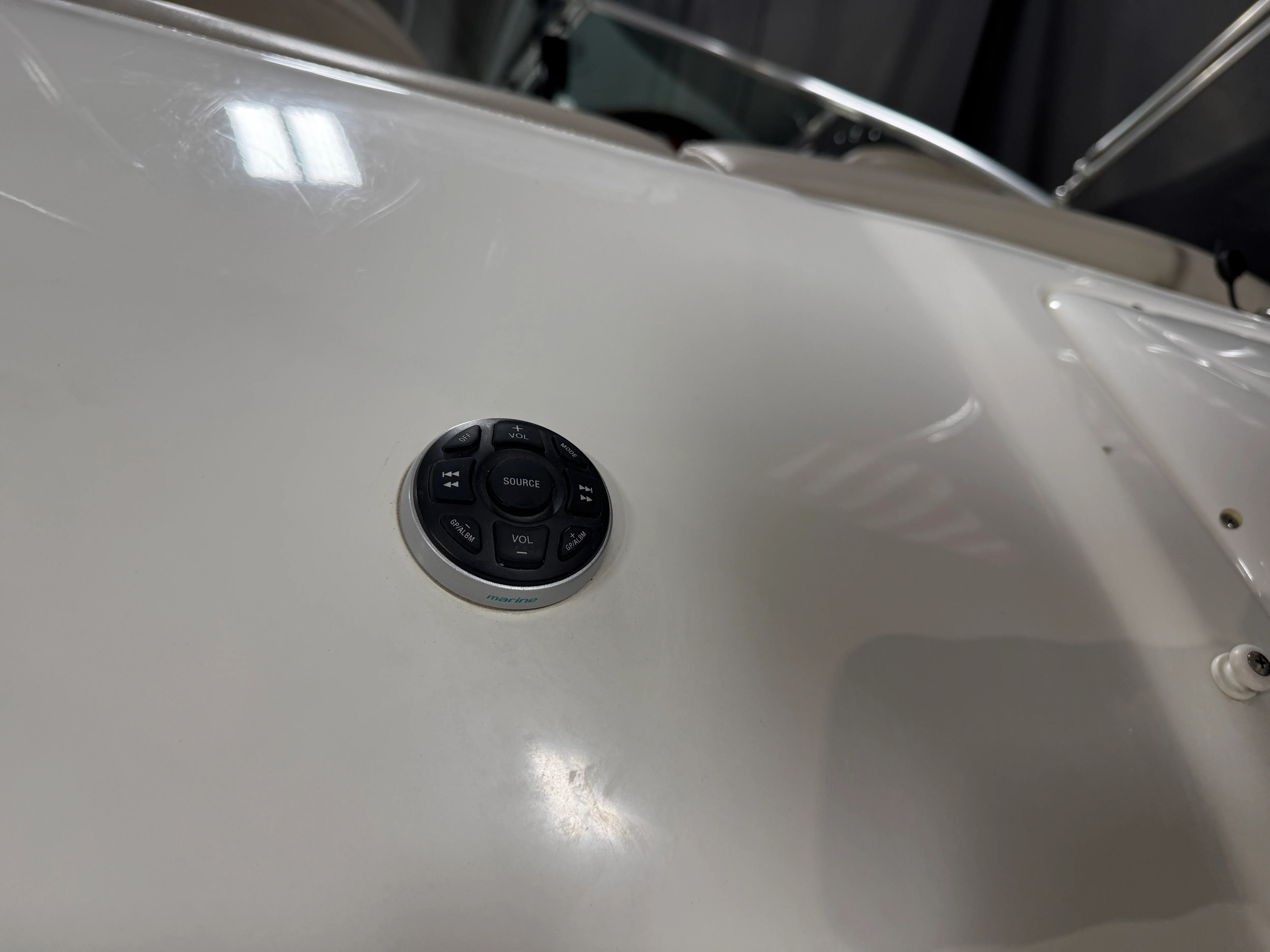 2011 Sea Ray SUNDECK 200 Image Thumbnail #15