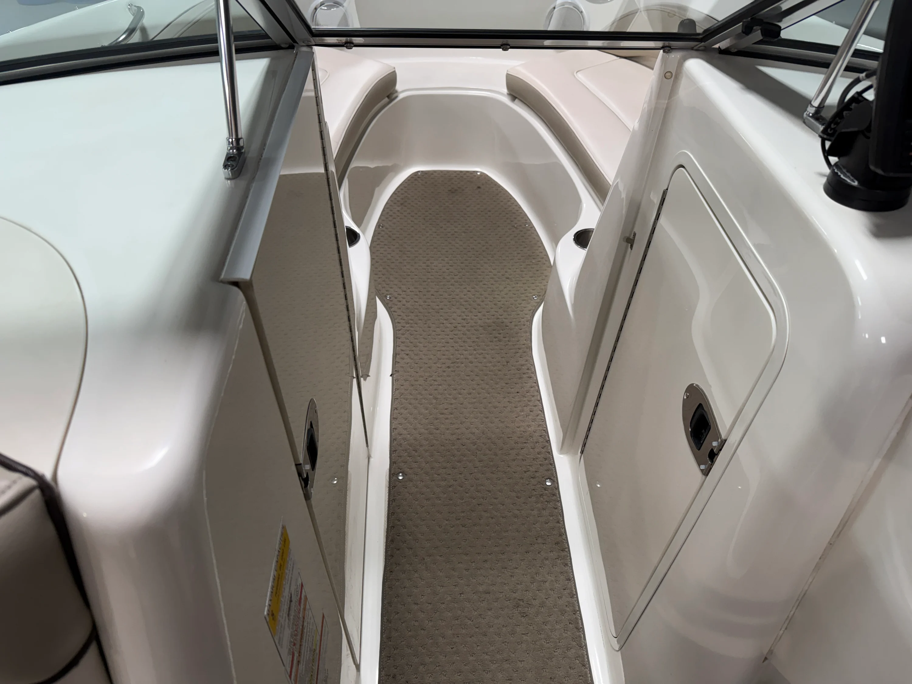 2011 Sea Ray SUNDECK 200 Image Thumbnail #36