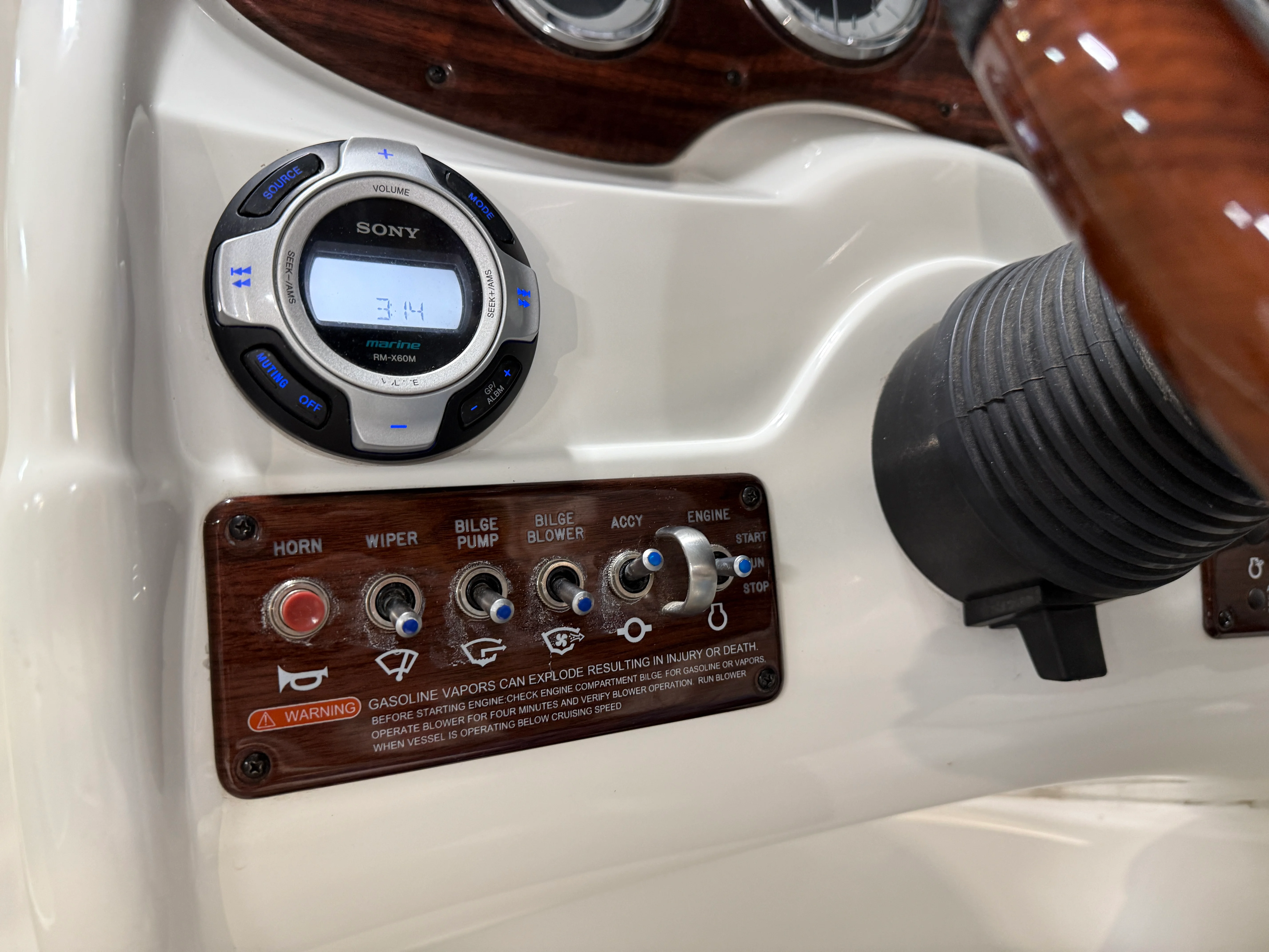 2011 Sea Ray SUNDECK 200 Image Thumbnail #48