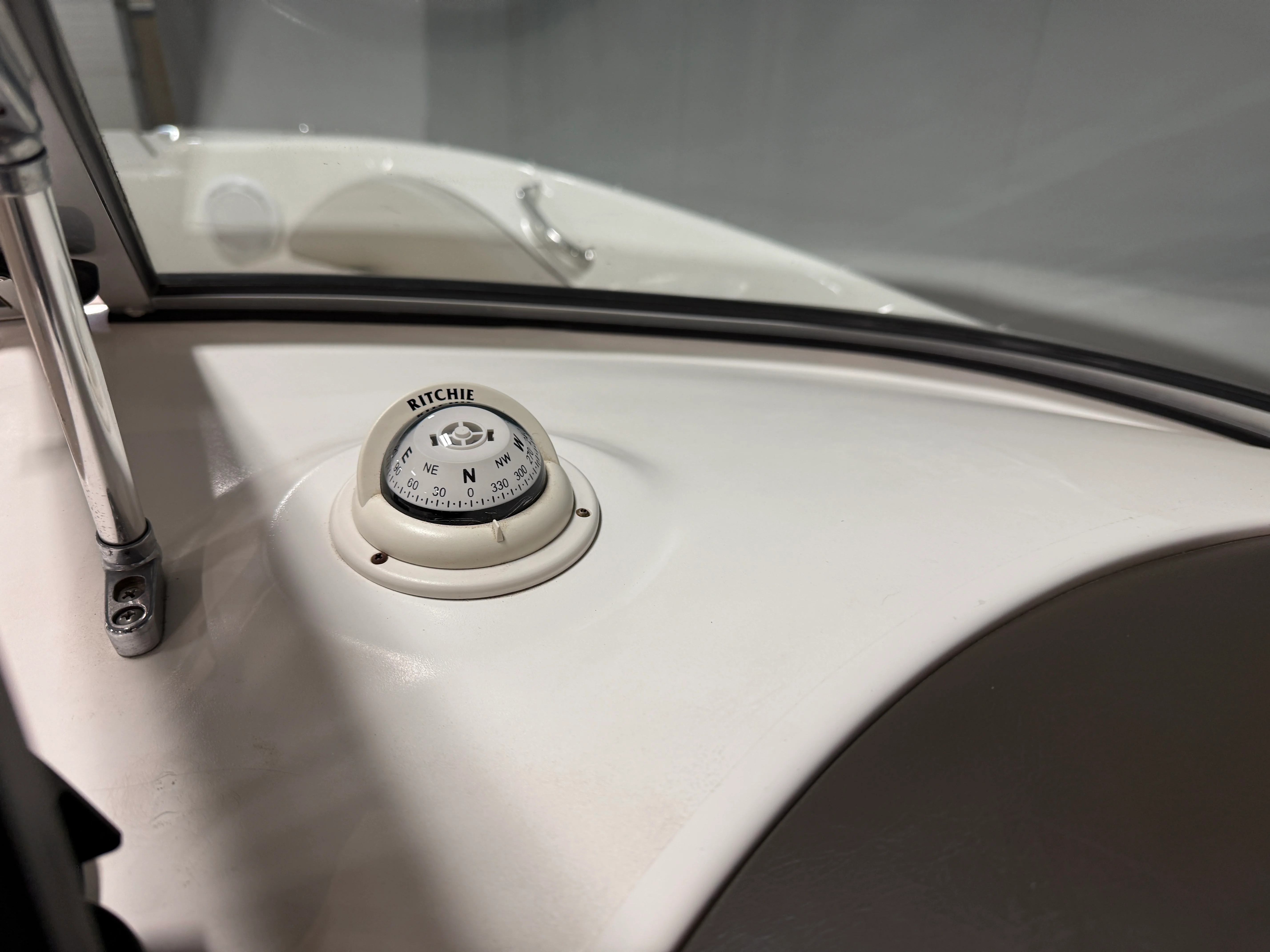 2011 Sea Ray SUNDECK 200 Image Thumbnail #45