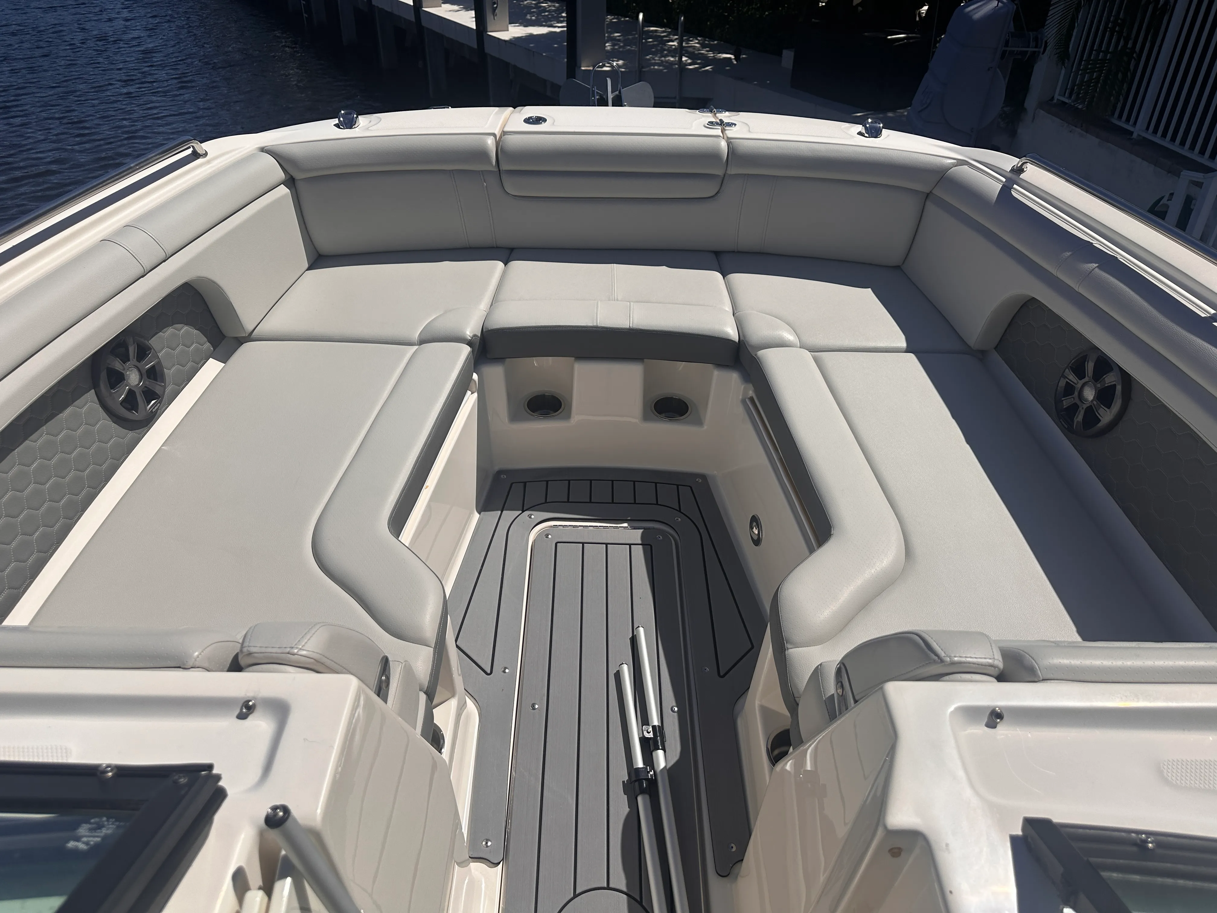 2020 Sea Ray 290 SDX OUTBOARD Image Thumbnail #3