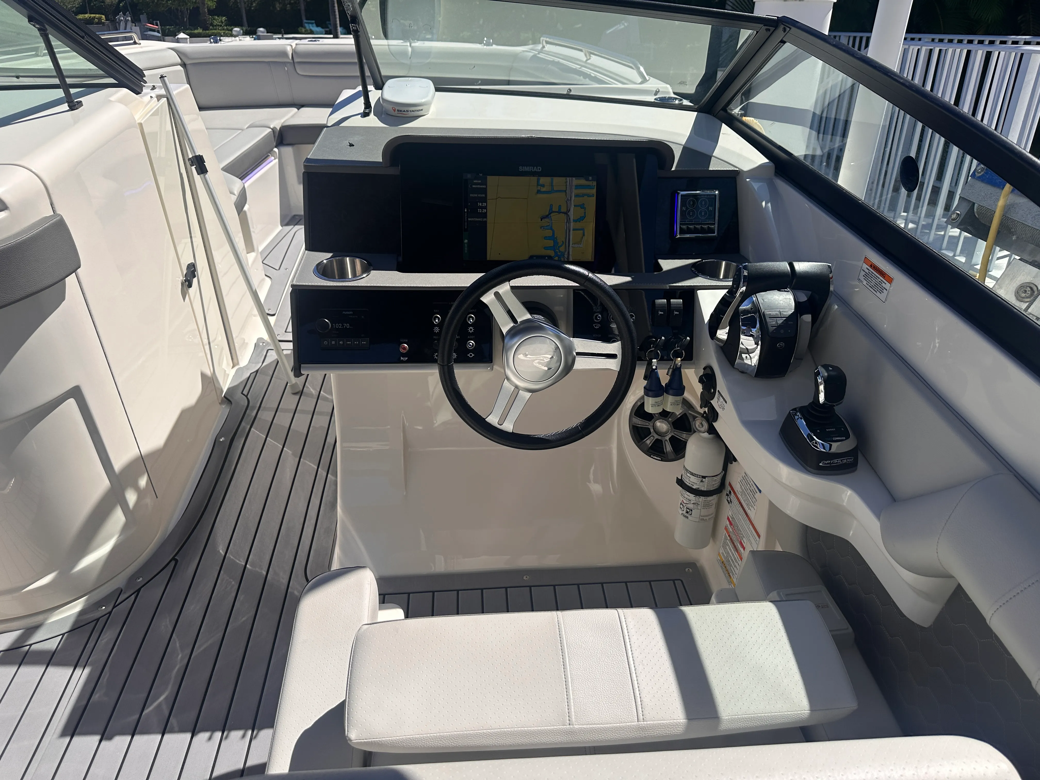 2020 Sea Ray 290 SDX OUTBOARD Image Thumbnail #2