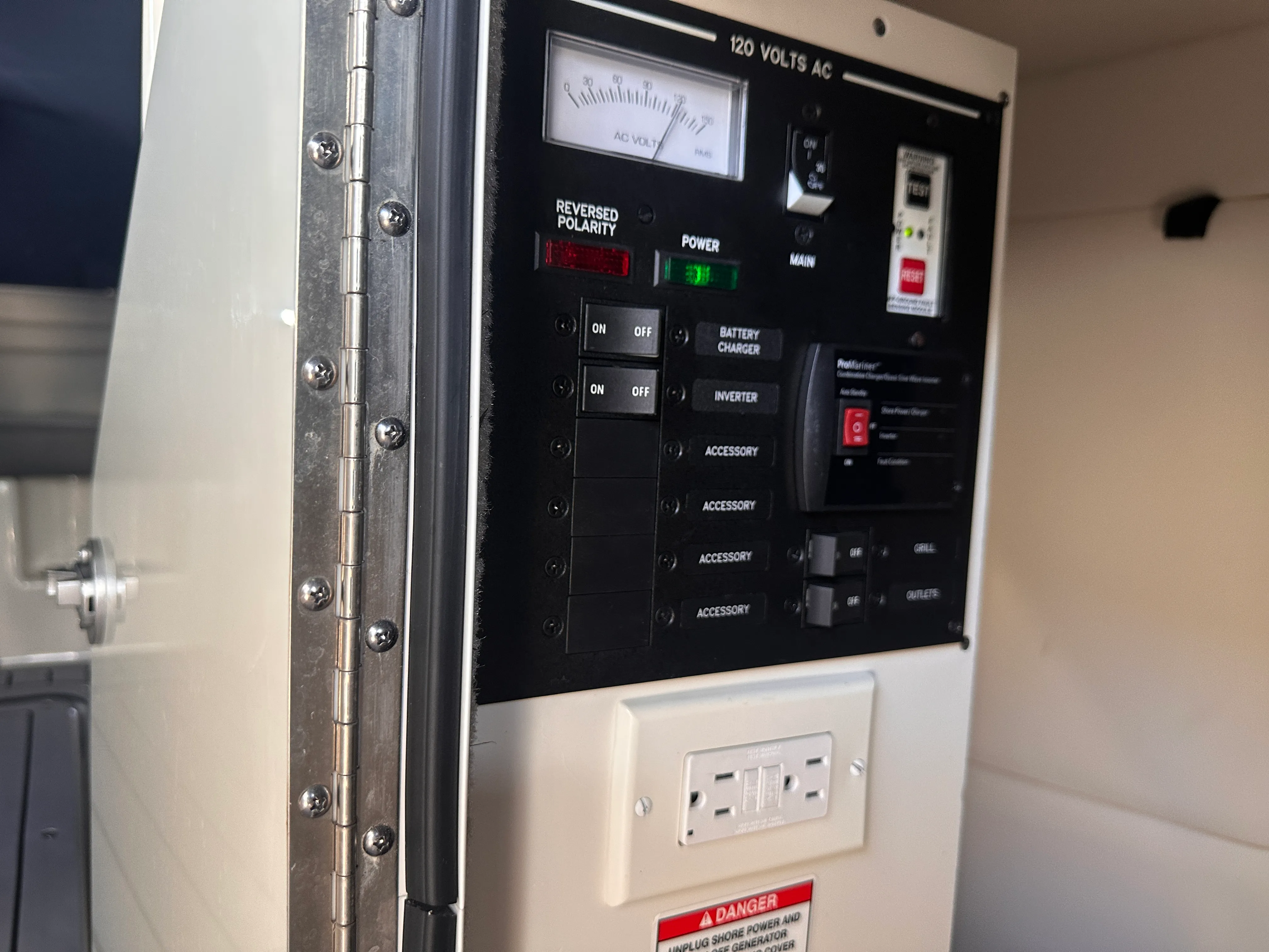 2020 Sea Ray 290 SDX OUTBOARD Image Thumbnail #37