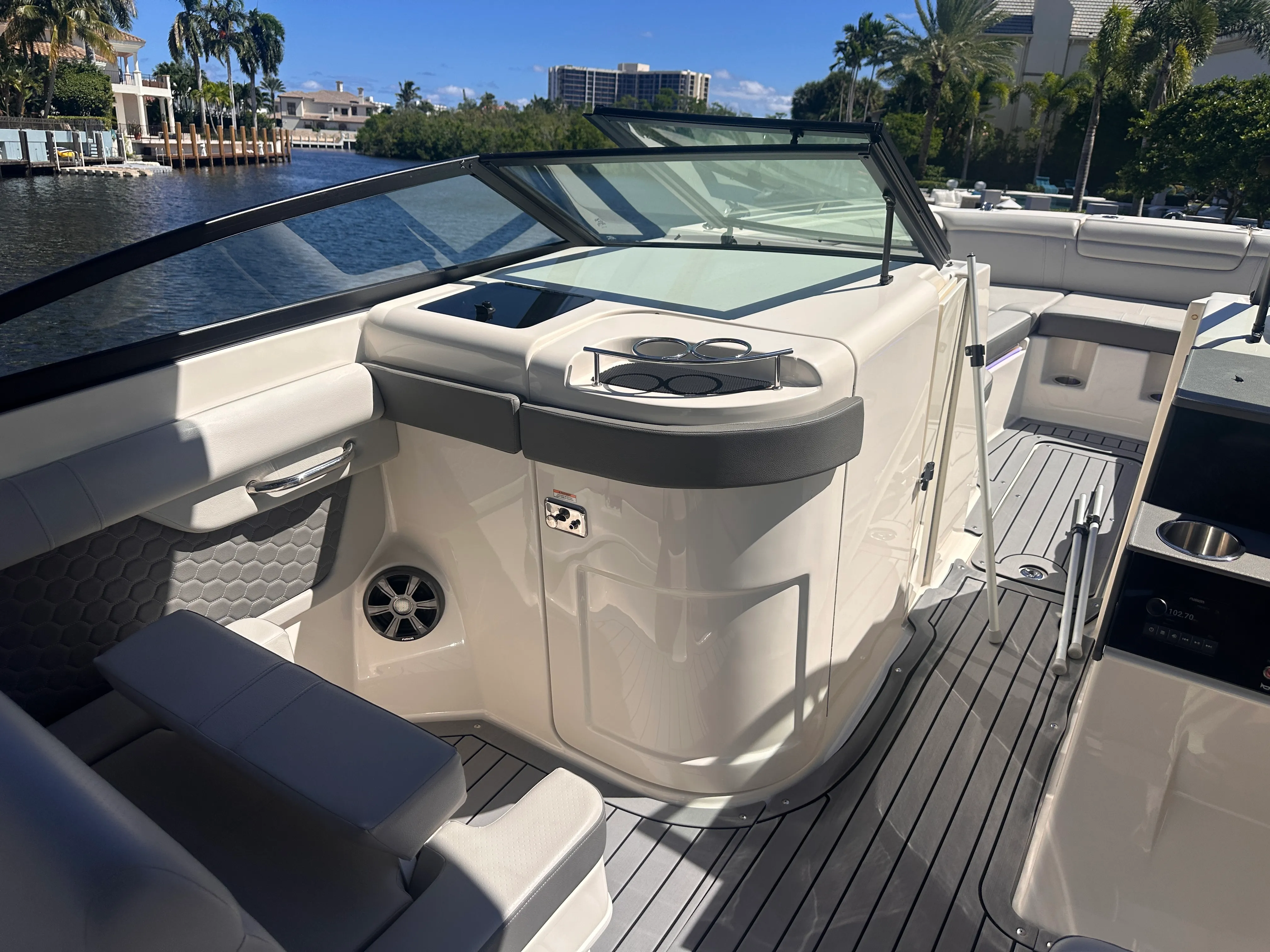 2020 Sea Ray 290 SDX OUTBOARD Image Thumbnail #6