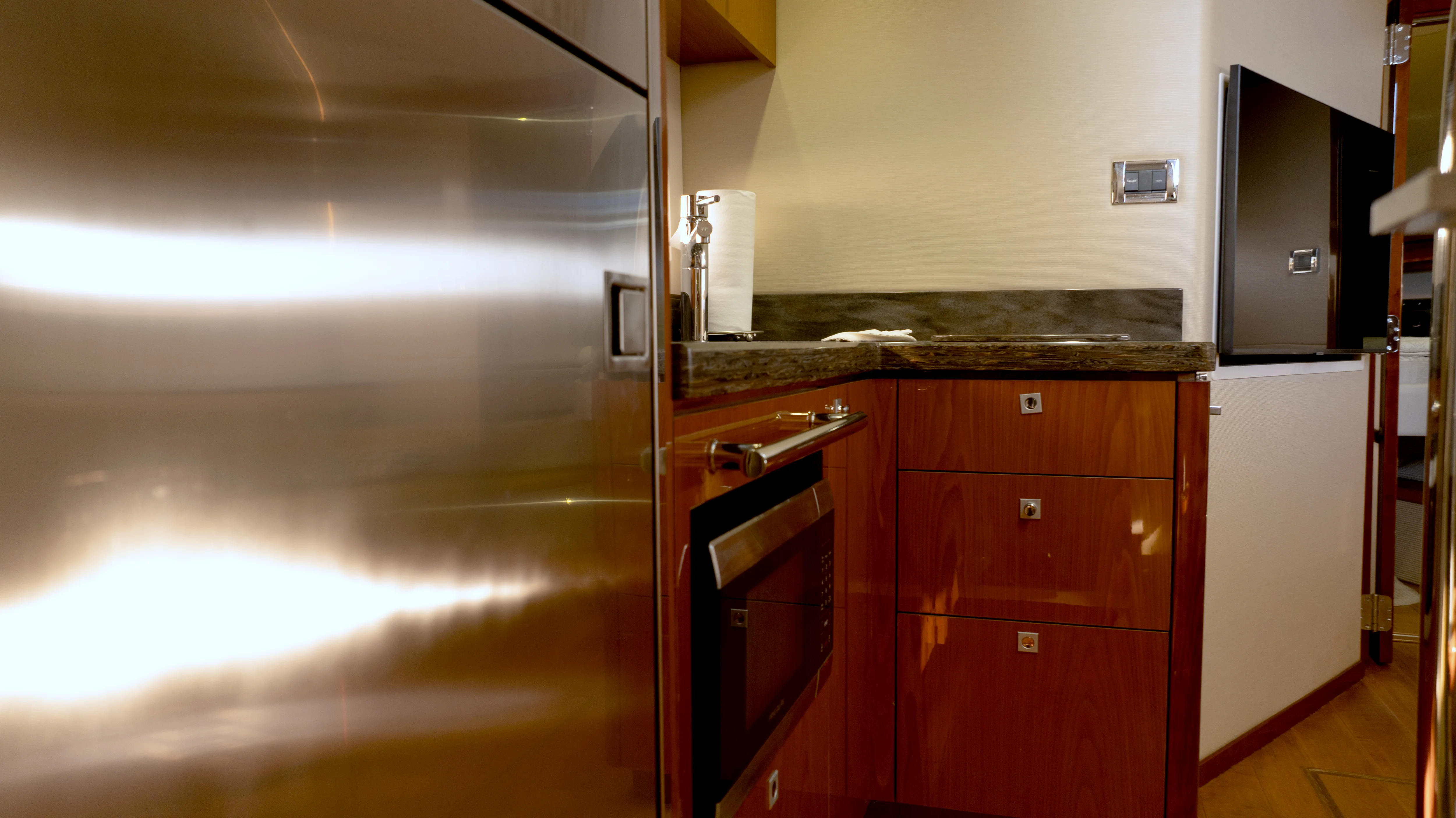 2014 Sea Ray 410 SUNDANCER Image Thumbnail #31