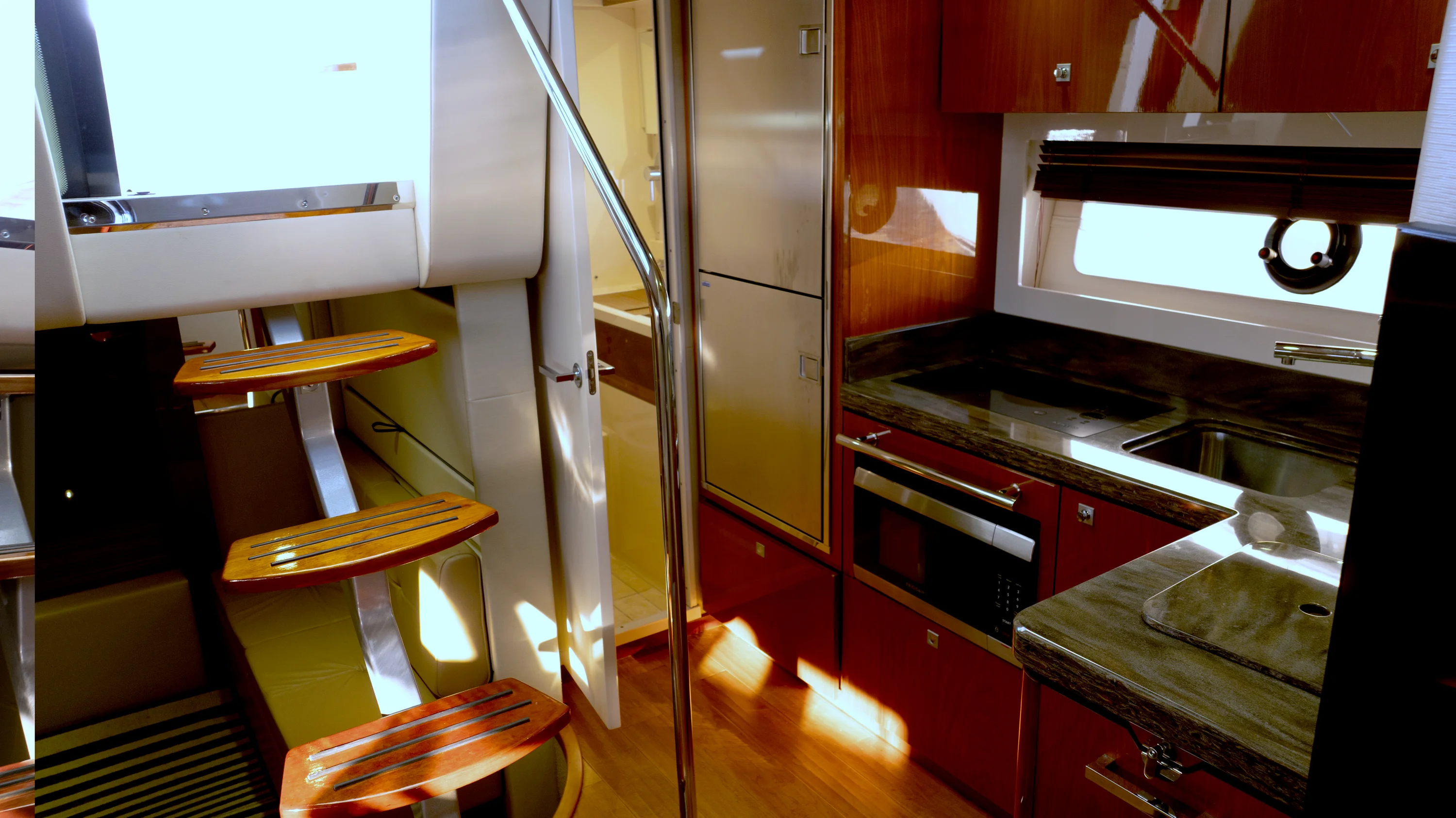2014 Sea Ray 410 SUNDANCER Image Thumbnail #26