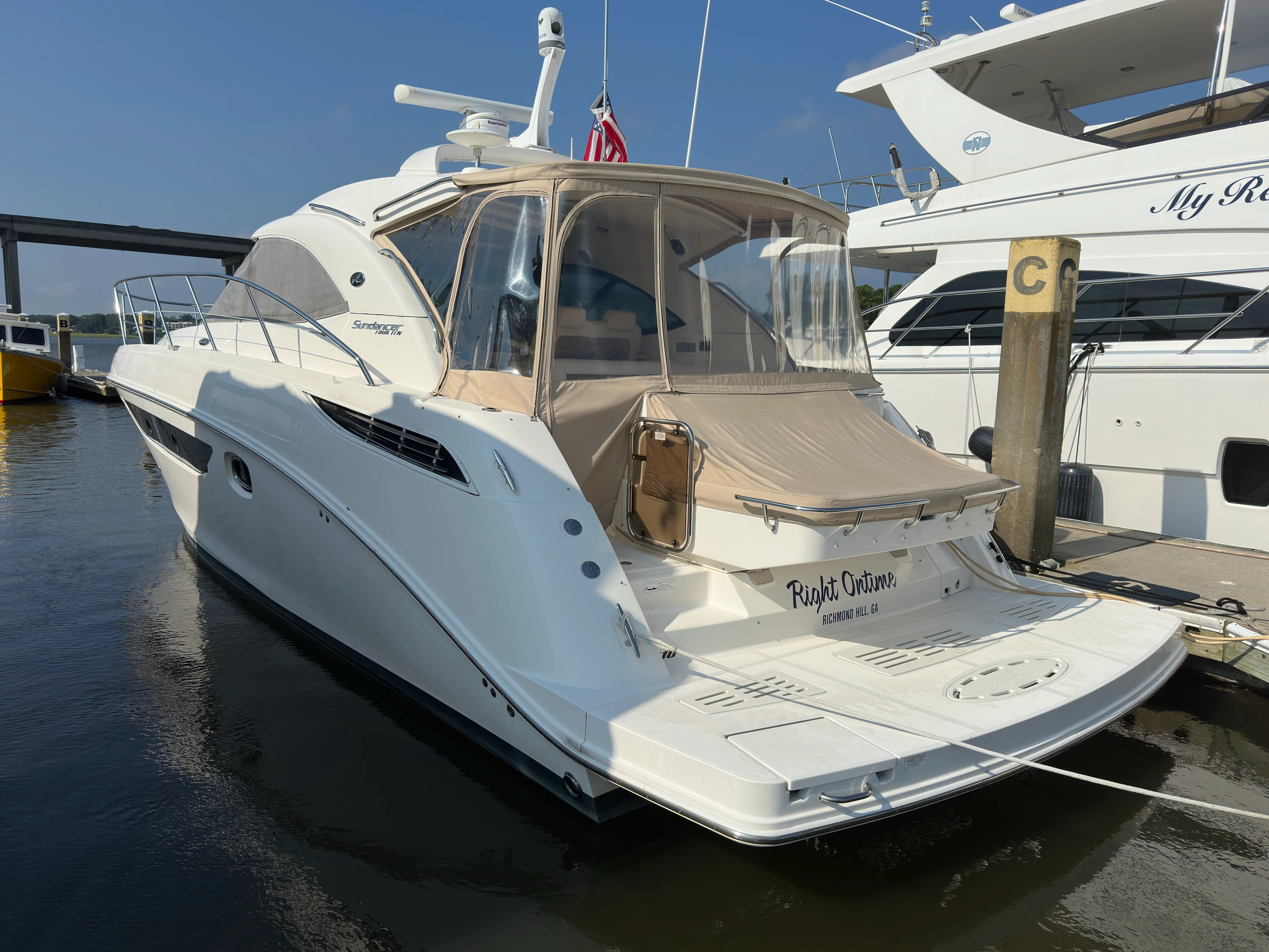2014 Sea Ray 410 SUNDANCER Image Thumbnail #2