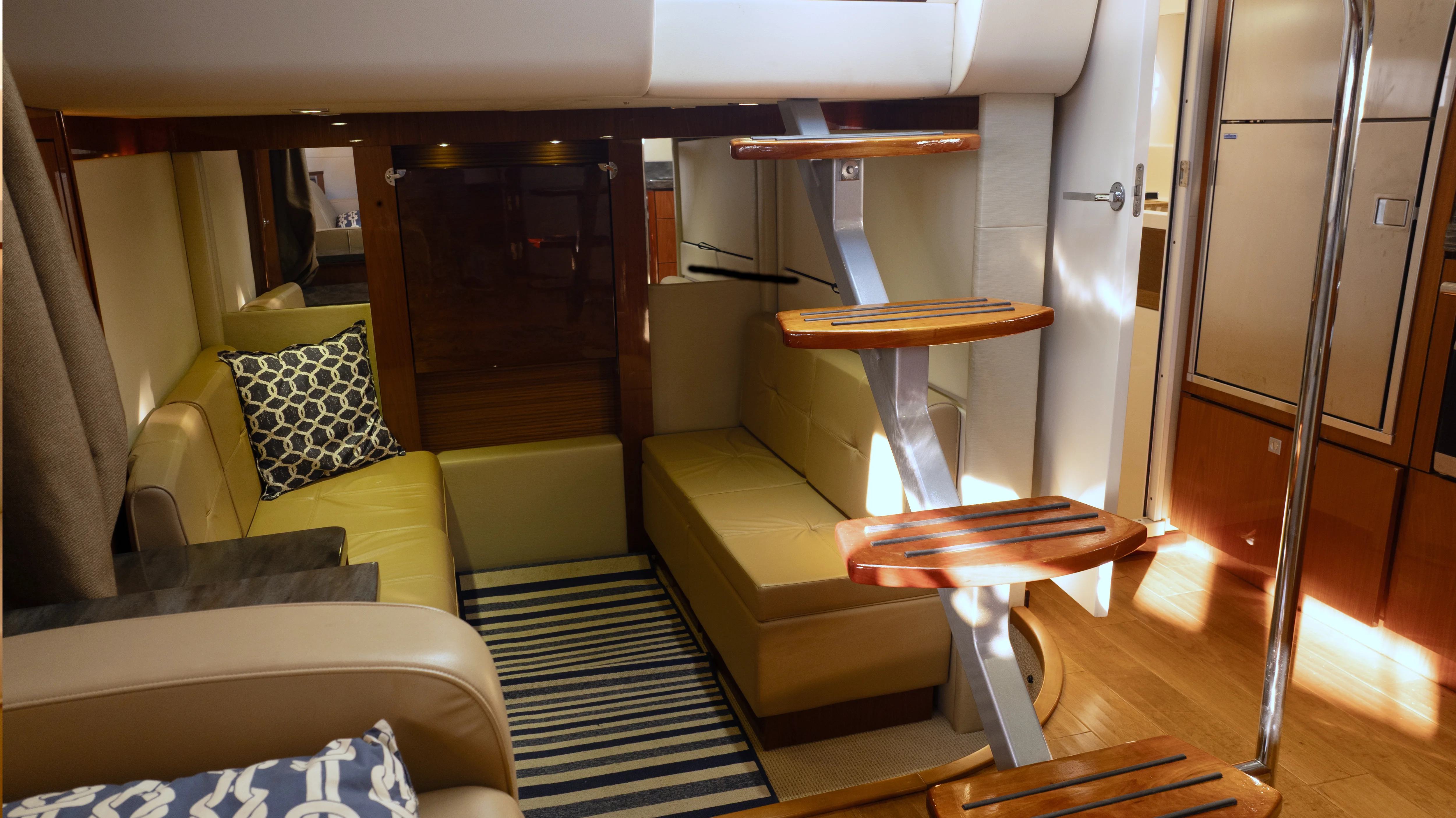 2014 Sea Ray 410 SUNDANCER Image Thumbnail #20