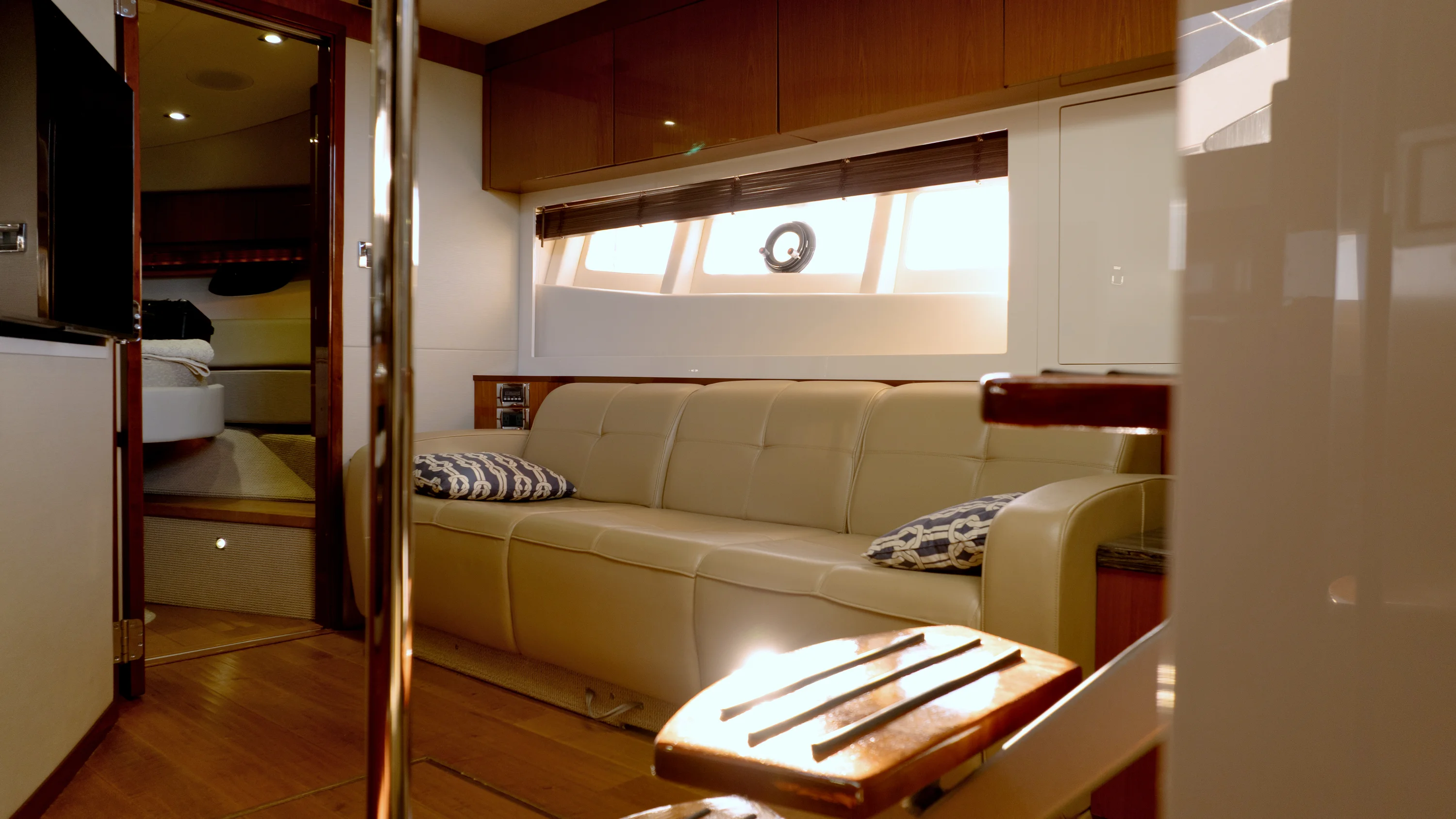 2014 Sea Ray 410 SUNDANCER Image Thumbnail #36
