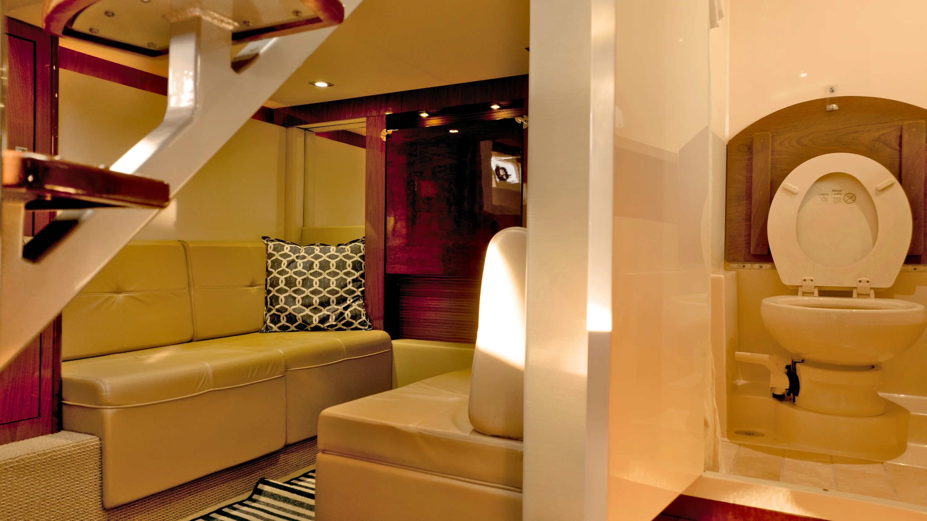 2014 Sea Ray 410 SUNDANCER Image Thumbnail #34