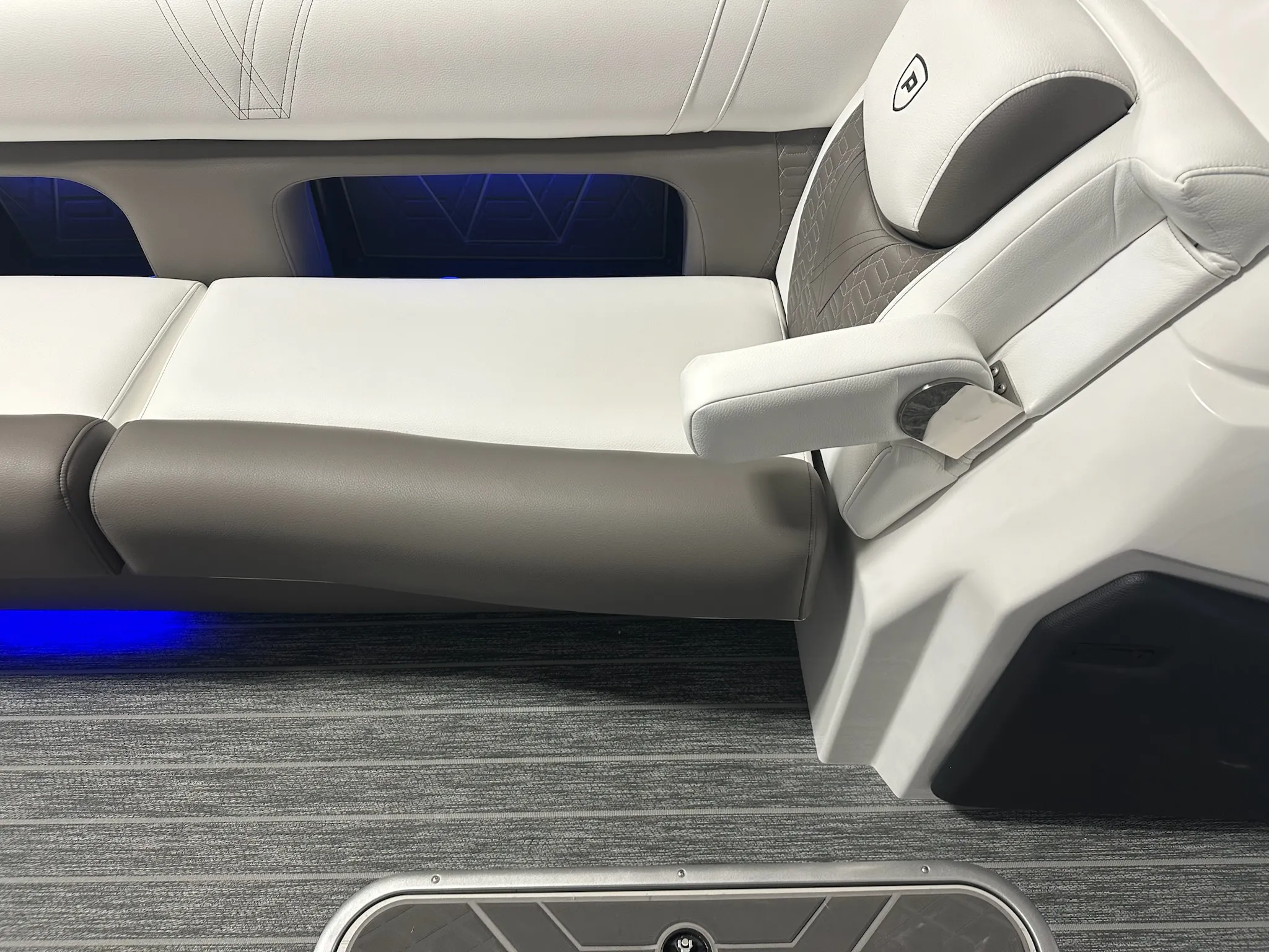 2026 Premier 250INTRIGUE Image Thumbnail #74