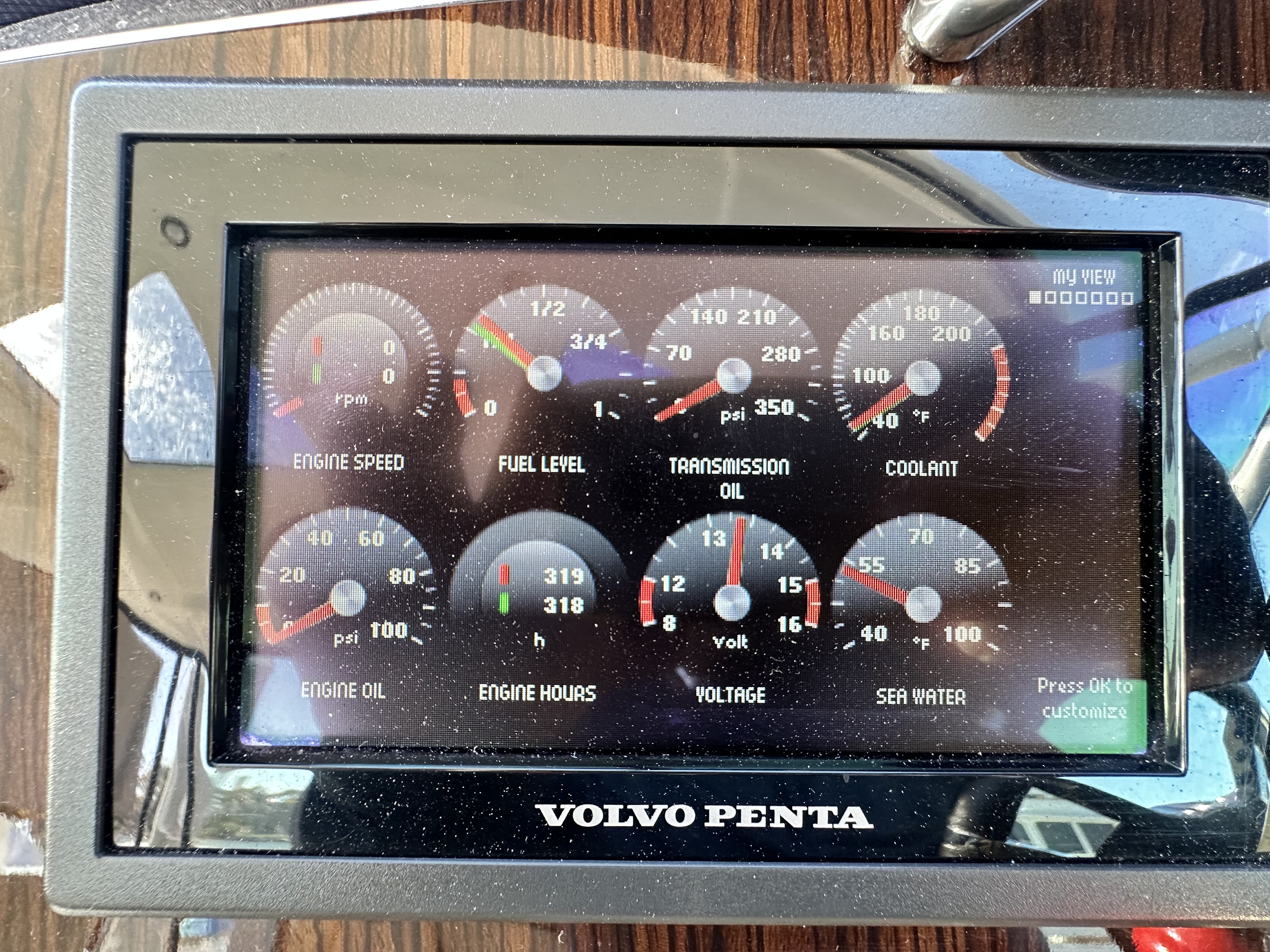 2014 Cruisers Yachts 380 EXPRESS Image Thumbnail #16
