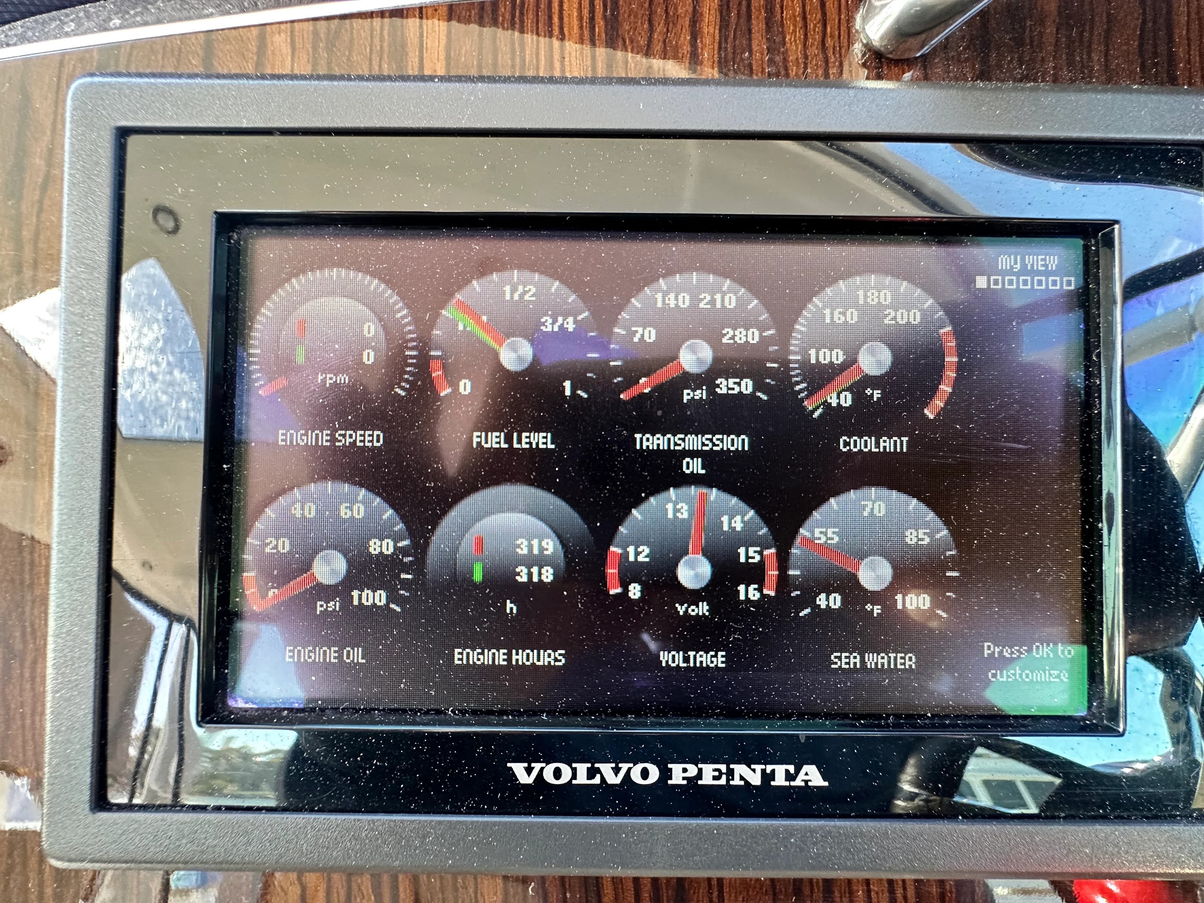 2014 Cruisers Yachts 380 EXPRESS Image Thumbnail #17