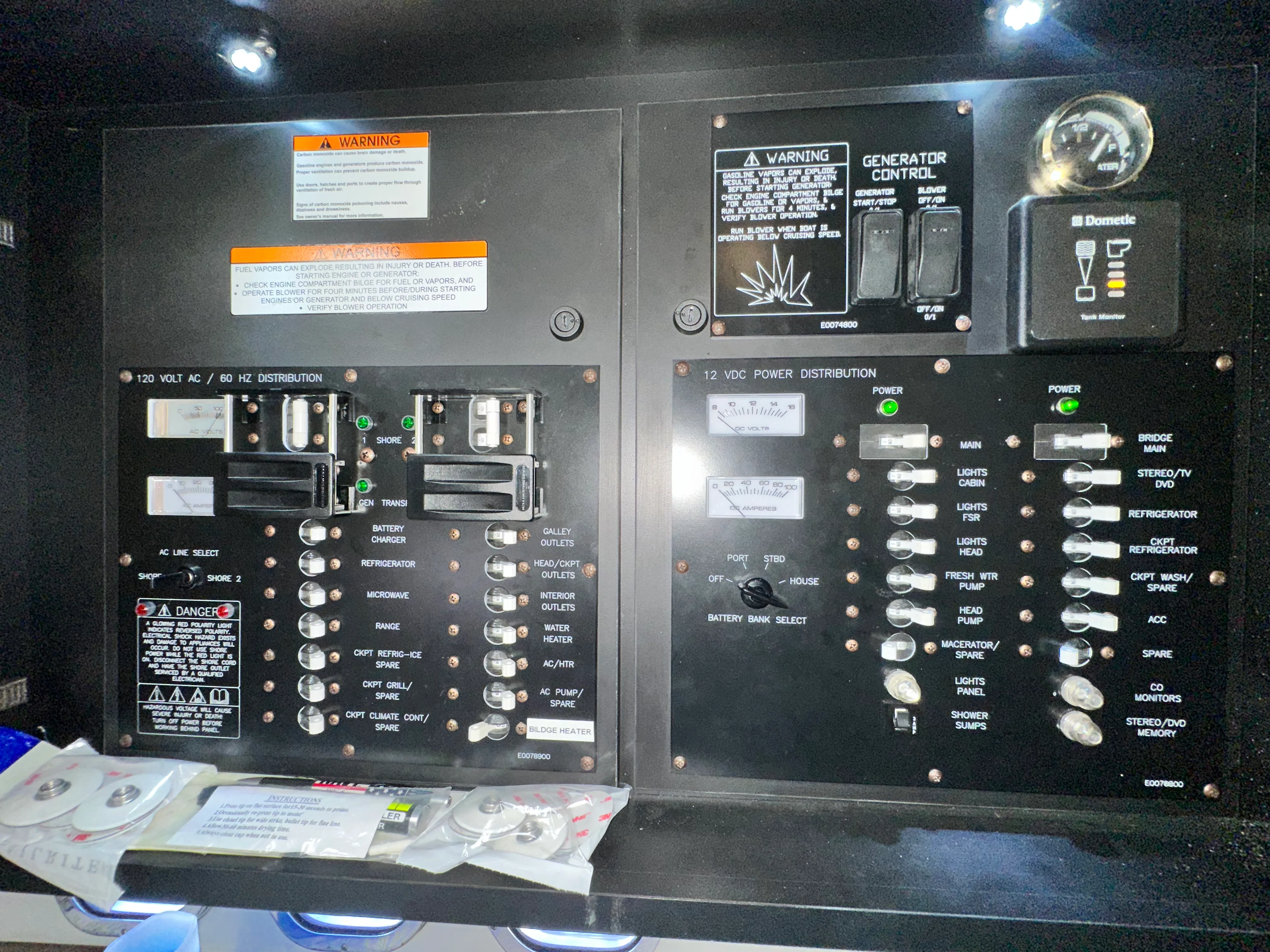 2014 Cruisers Yachts 380 EXPRESS Image Thumbnail #33