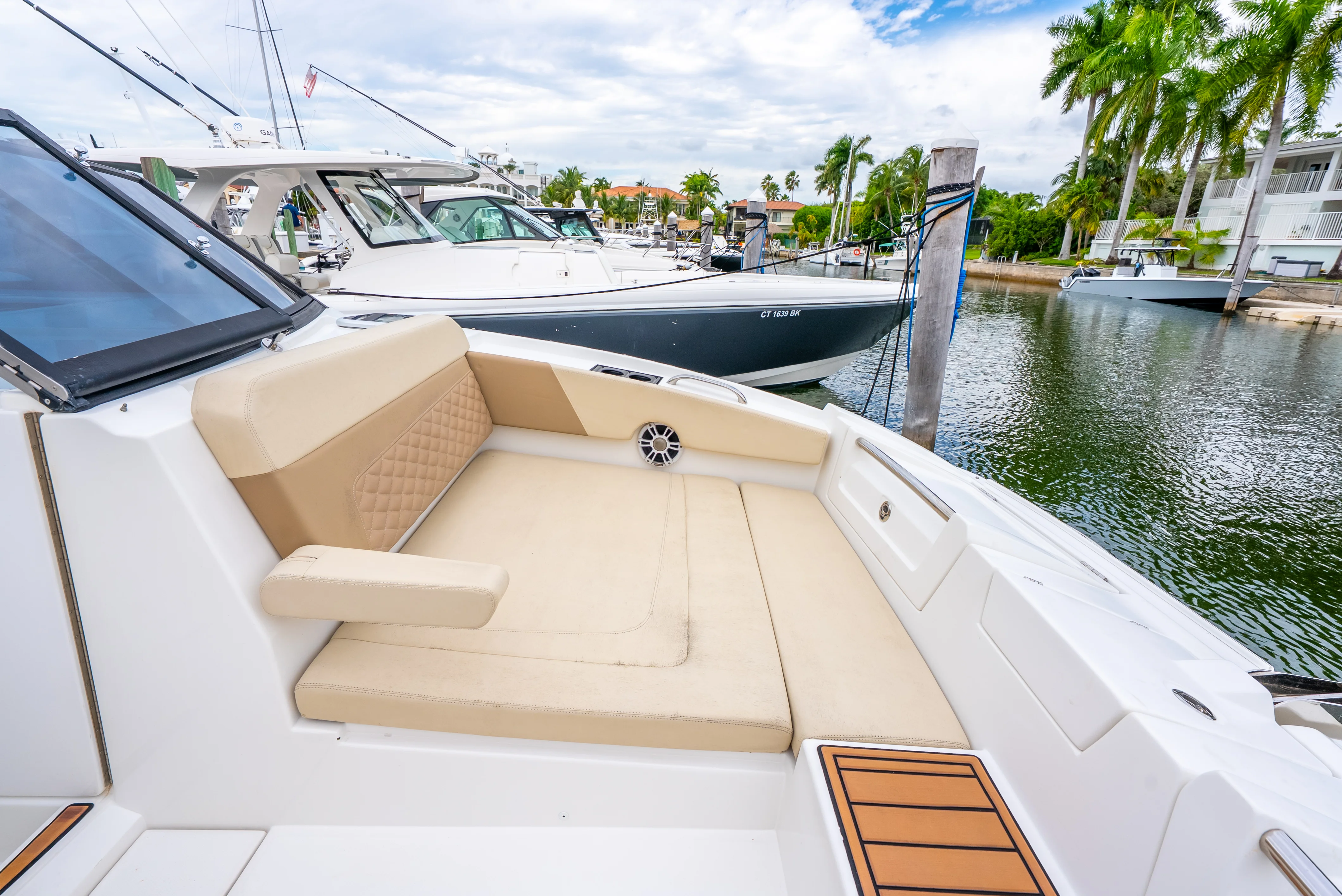 2020 Aquila 32 Image Thumbnail #38