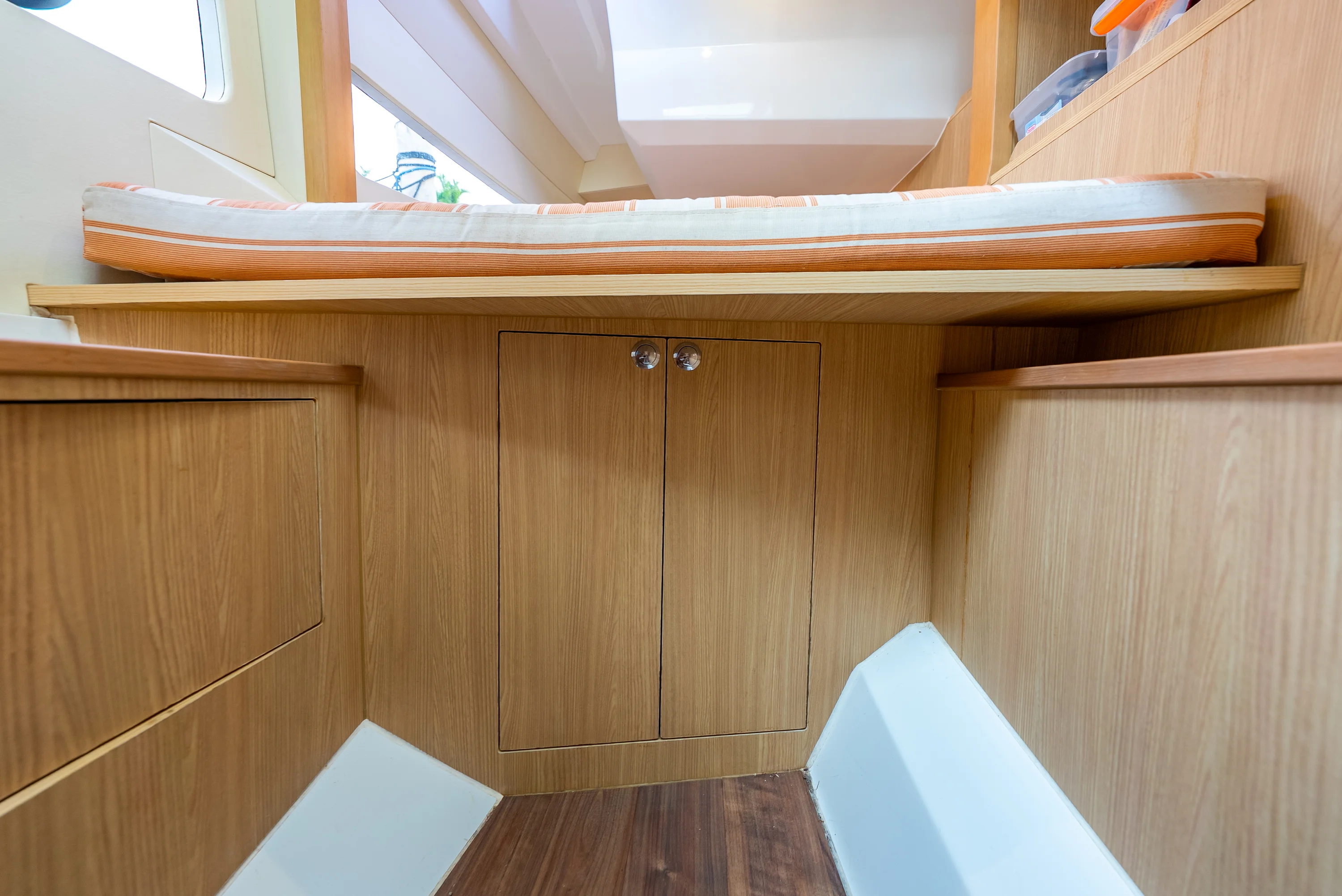 2020 Aquila 32 Image Thumbnail #75