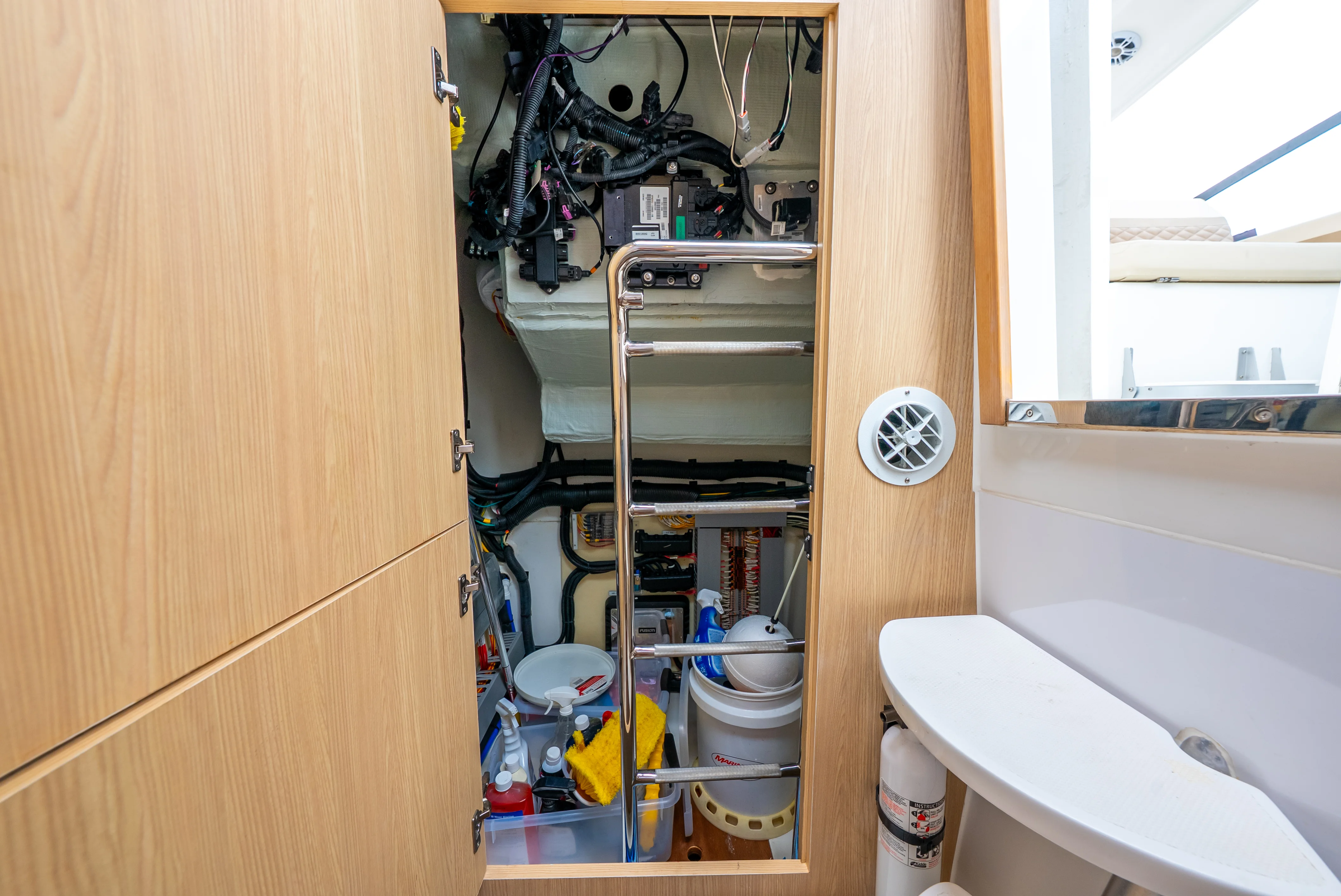 2020 Aquila 32 Image Thumbnail #59