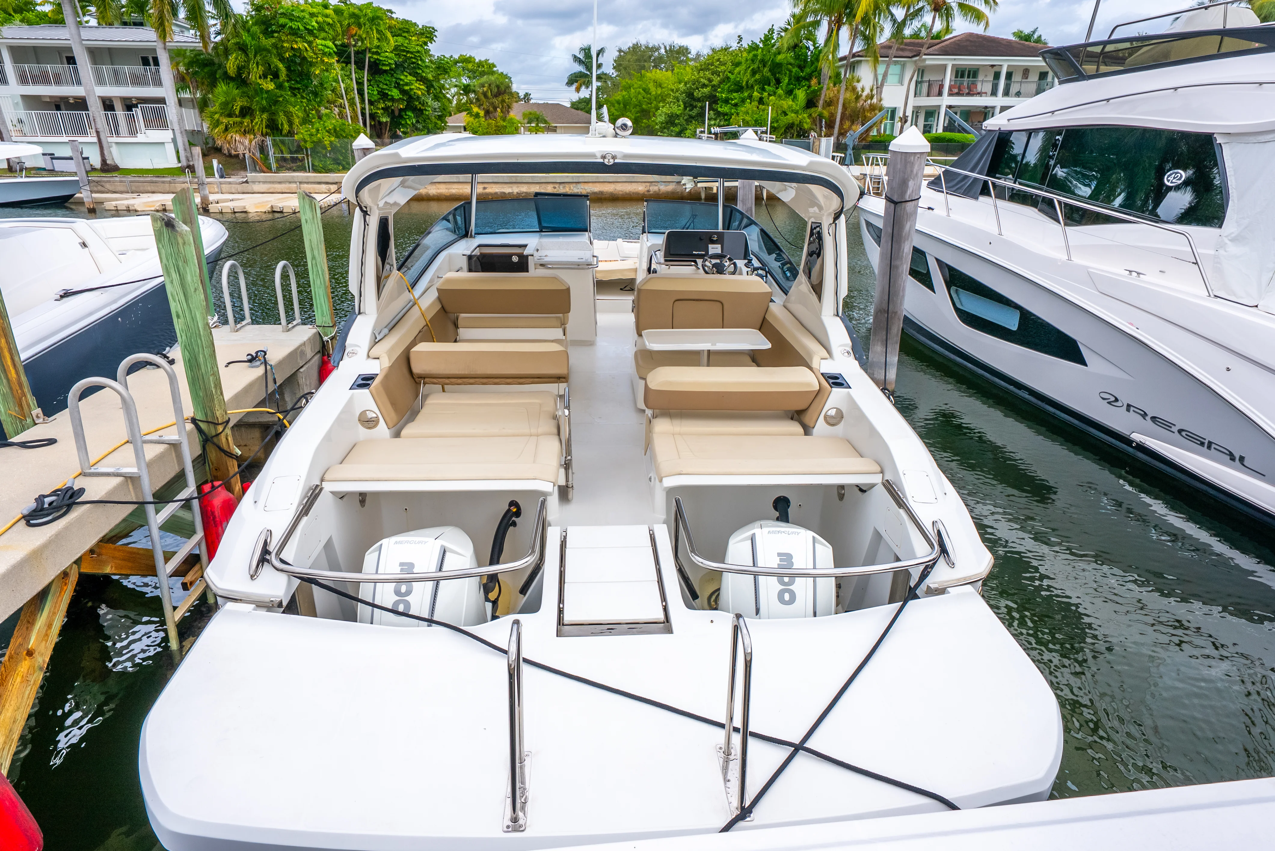 2020 Aquila 32 Image Thumbnail #1