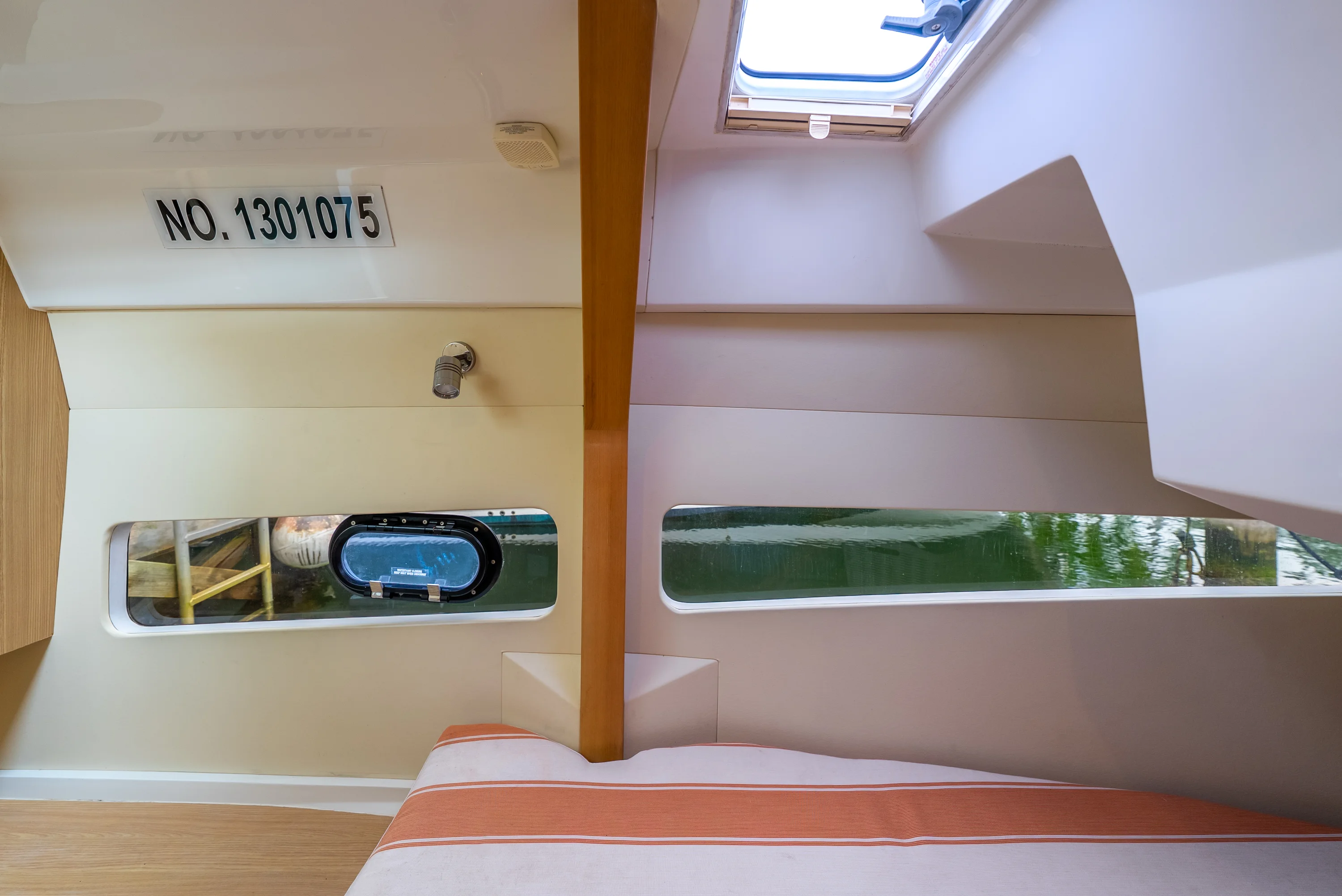 2020 Aquila 32 Image Thumbnail #74