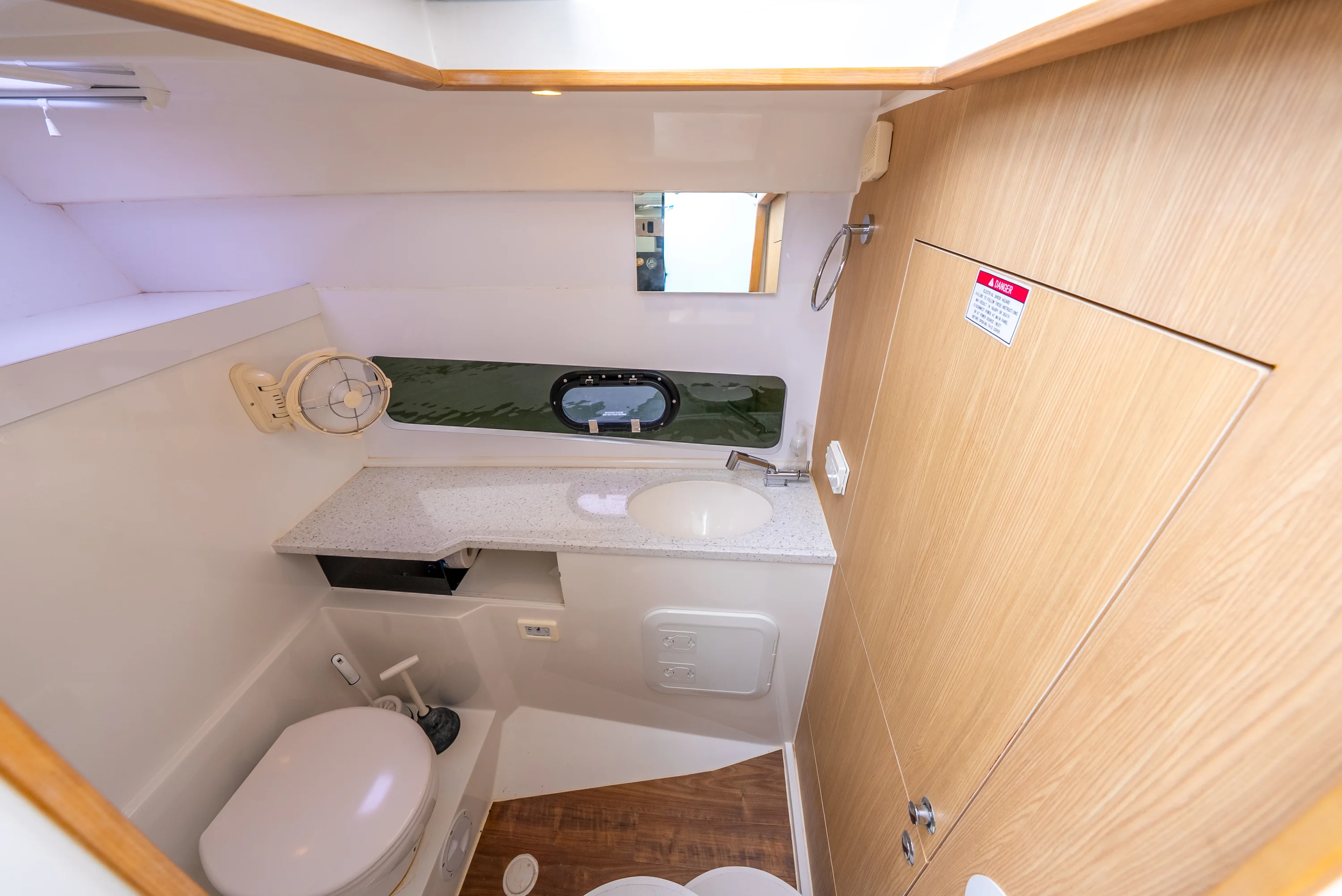 2020 Aquila 32 Image Thumbnail #53