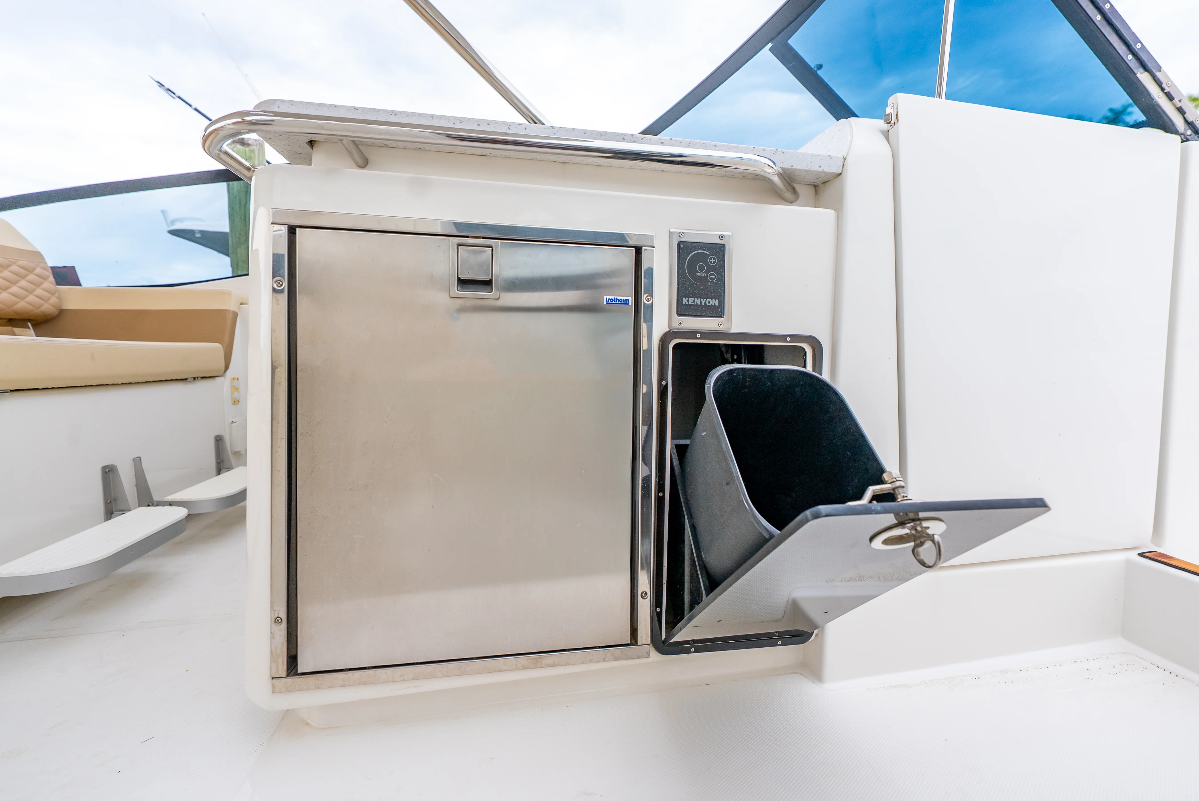 2020 Aquila 32 Image Thumbnail #65