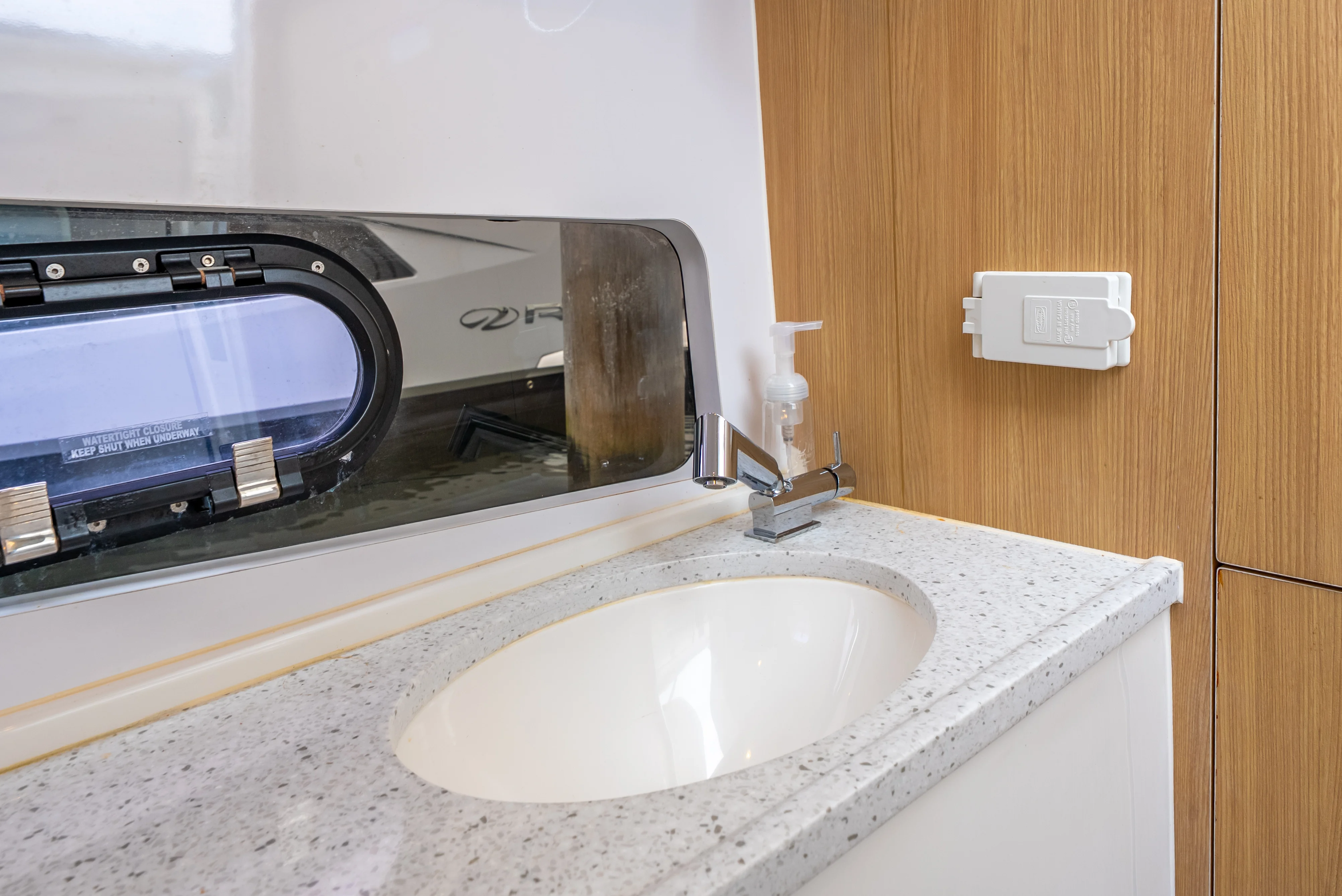 2020 Aquila 32 Image Thumbnail #57