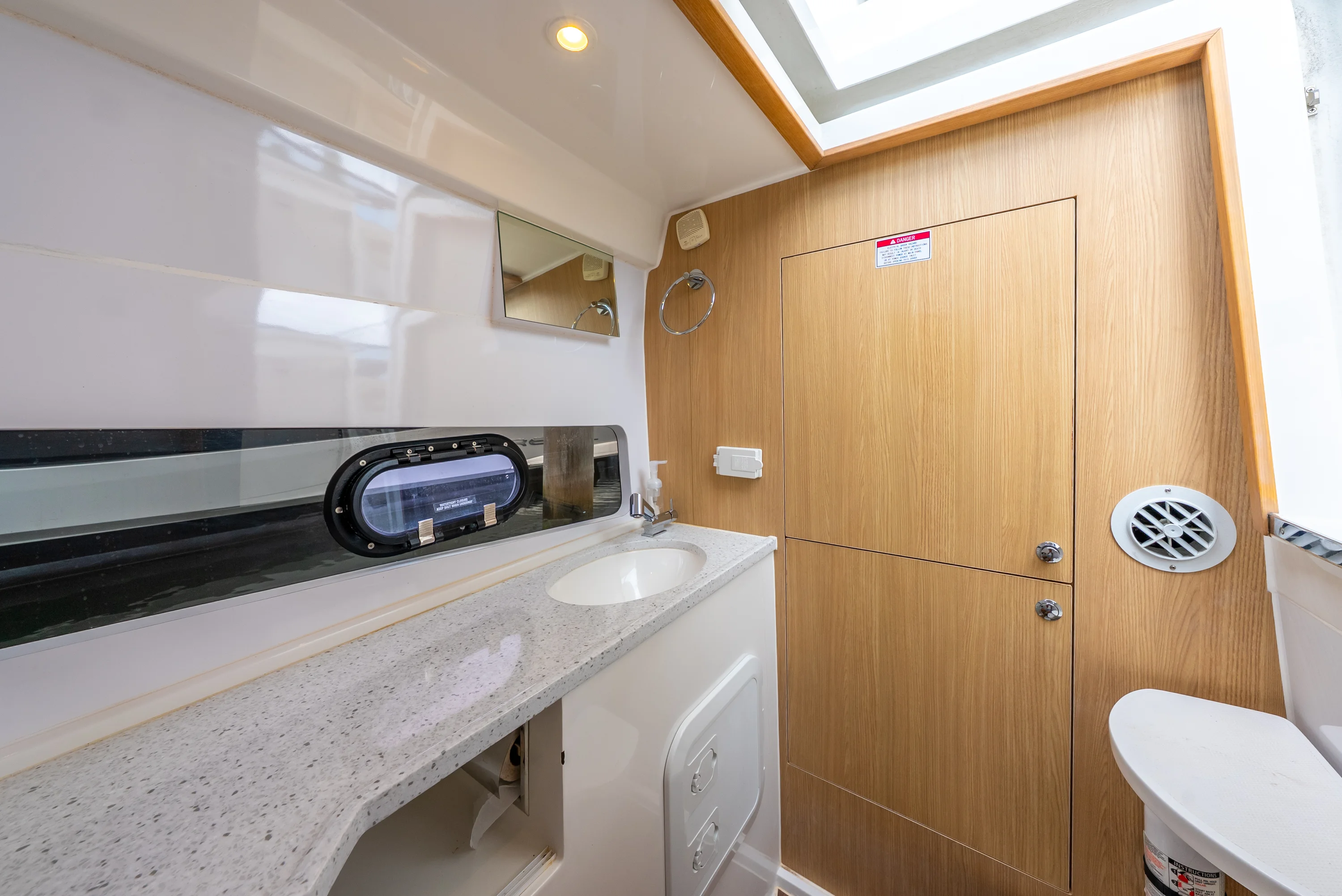 2020 Aquila 32 Image Thumbnail #56