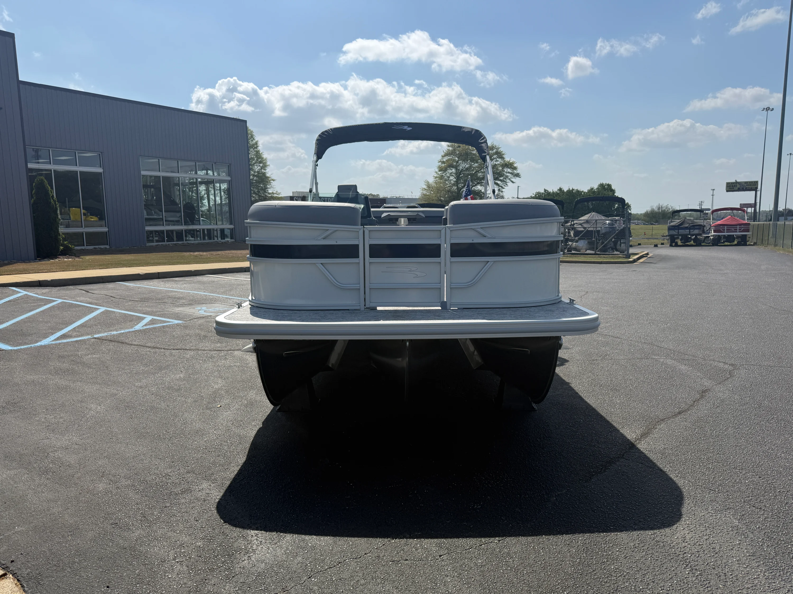 2026 Bennington 22 SSB LUXE Image Thumbnail #5