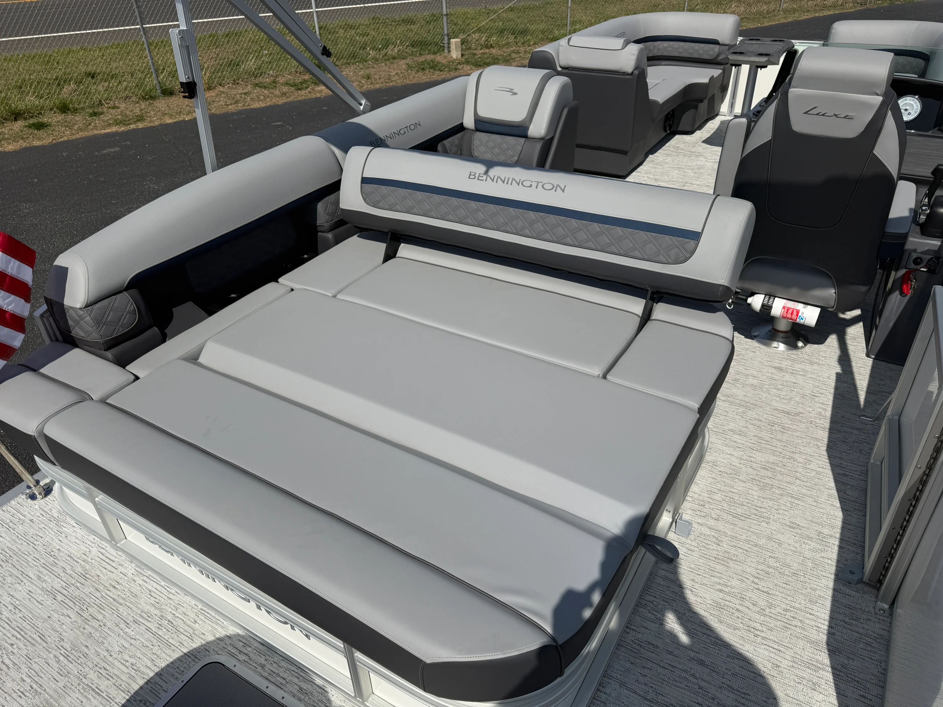 2026 Bennington 22 SSB LUXE Image Thumbnail #14