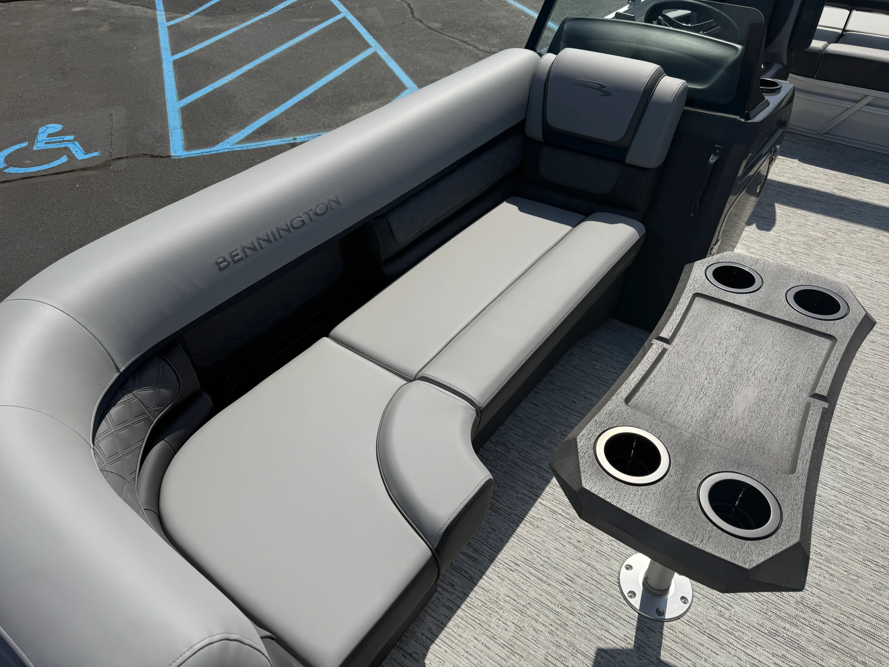 2026 Bennington 22 SSB LUXE Image Thumbnail #9