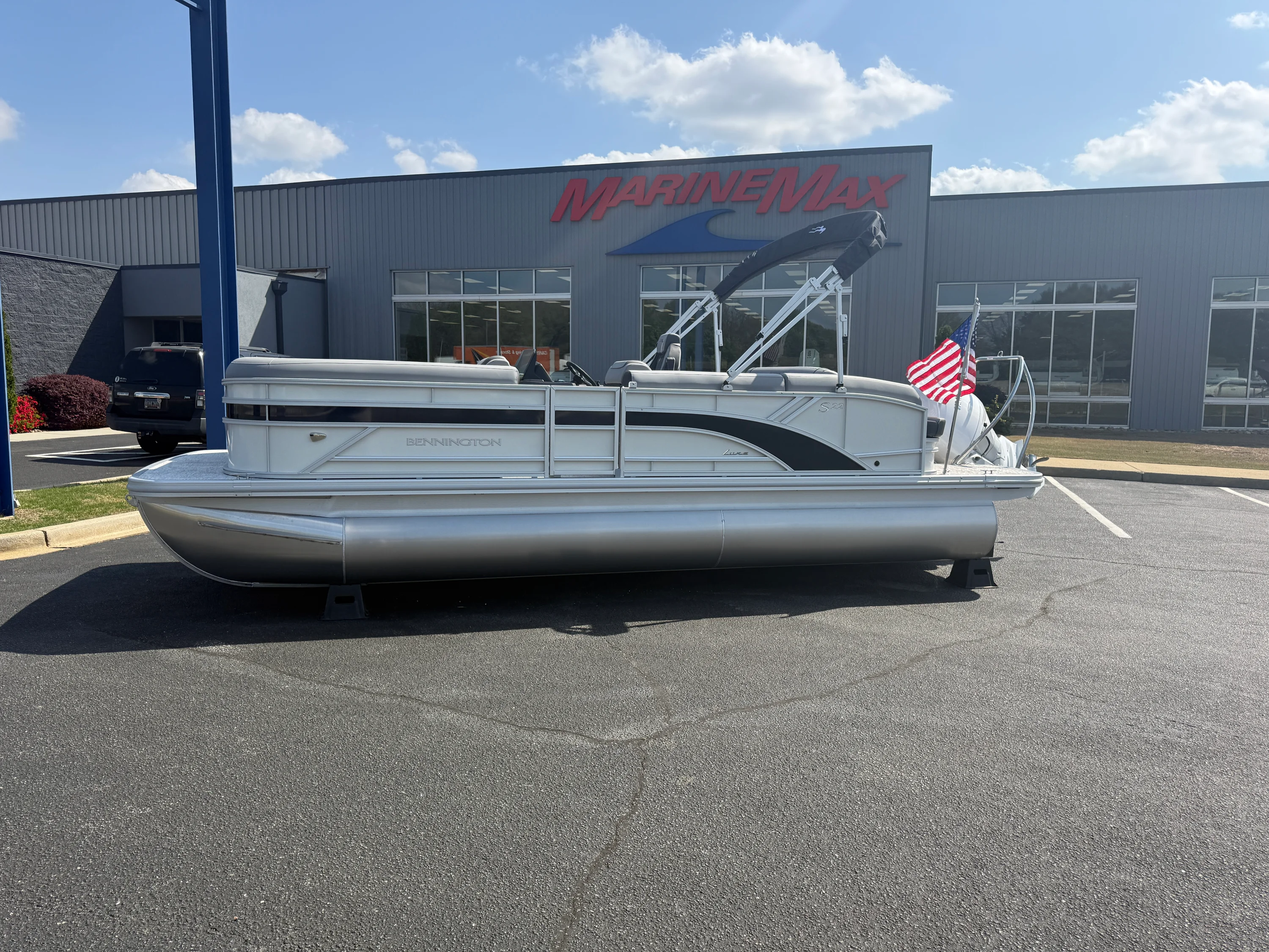 2026 Bennington 22 SSB LUXE Image Thumbnail #0