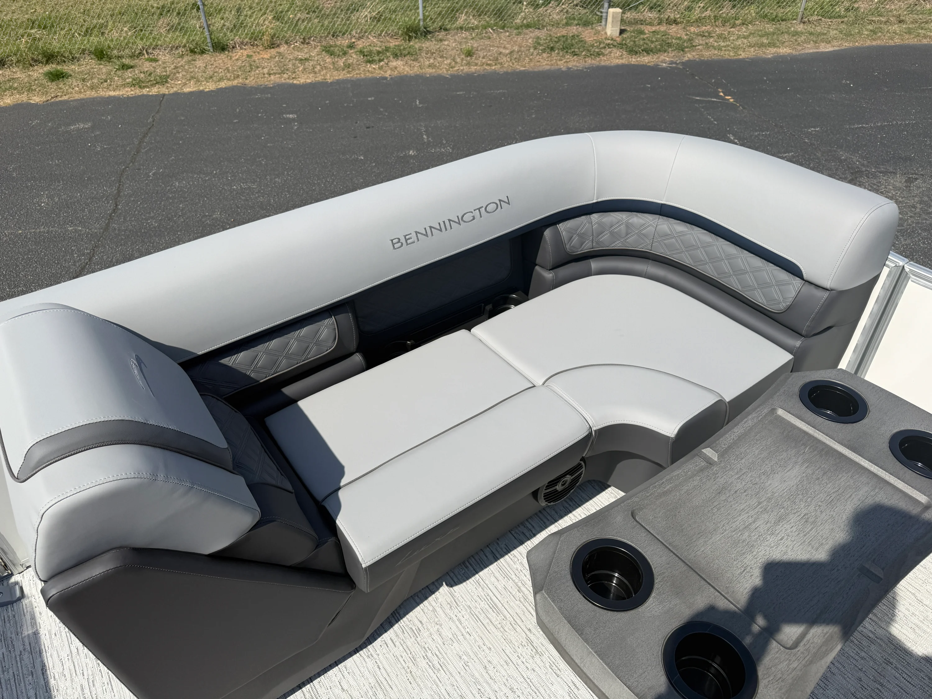 2026 Bennington 22 SSB LUXE Image Thumbnail #10