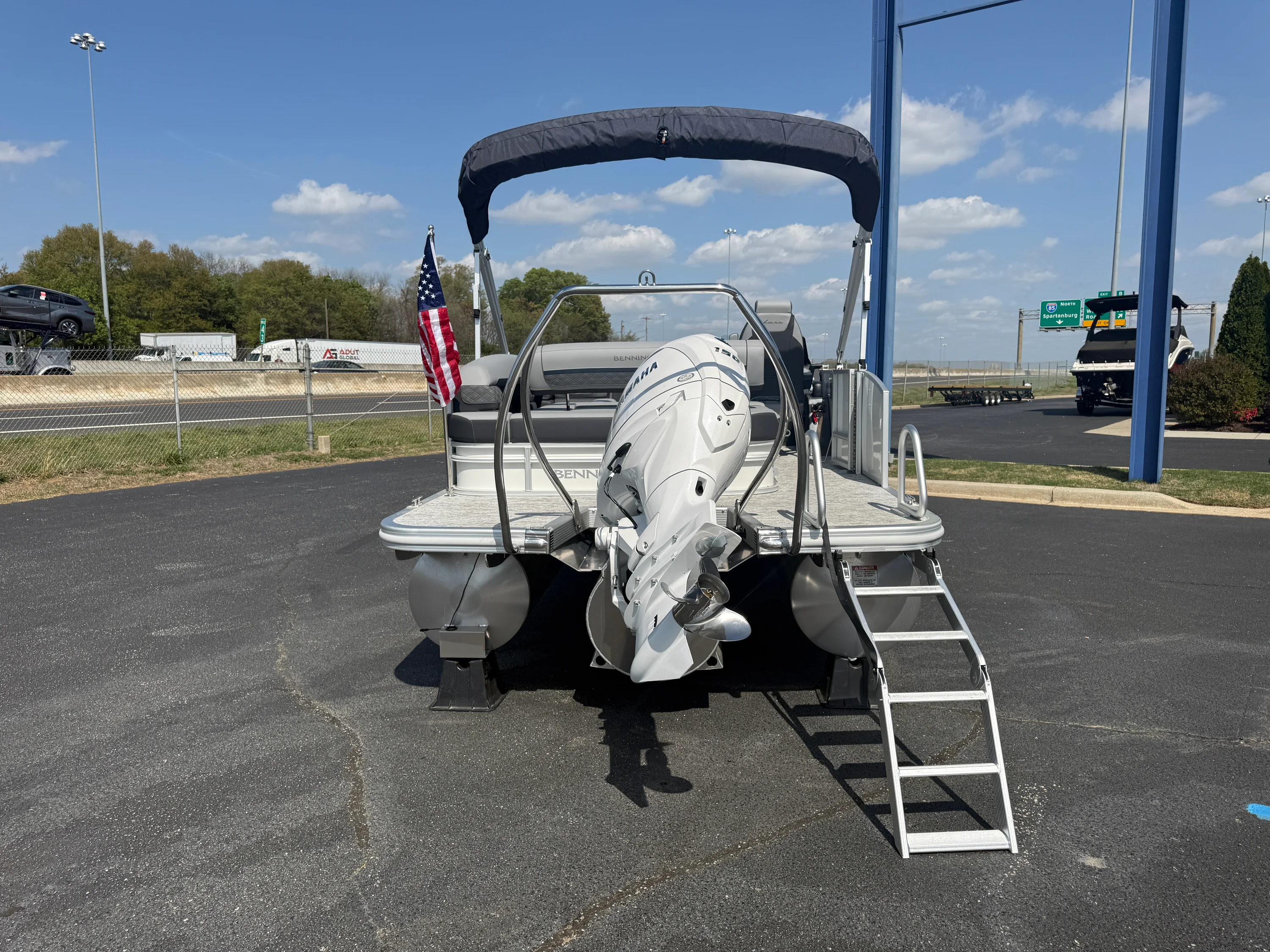 2026 Bennington 22 SSB LUXE Image Thumbnail #3