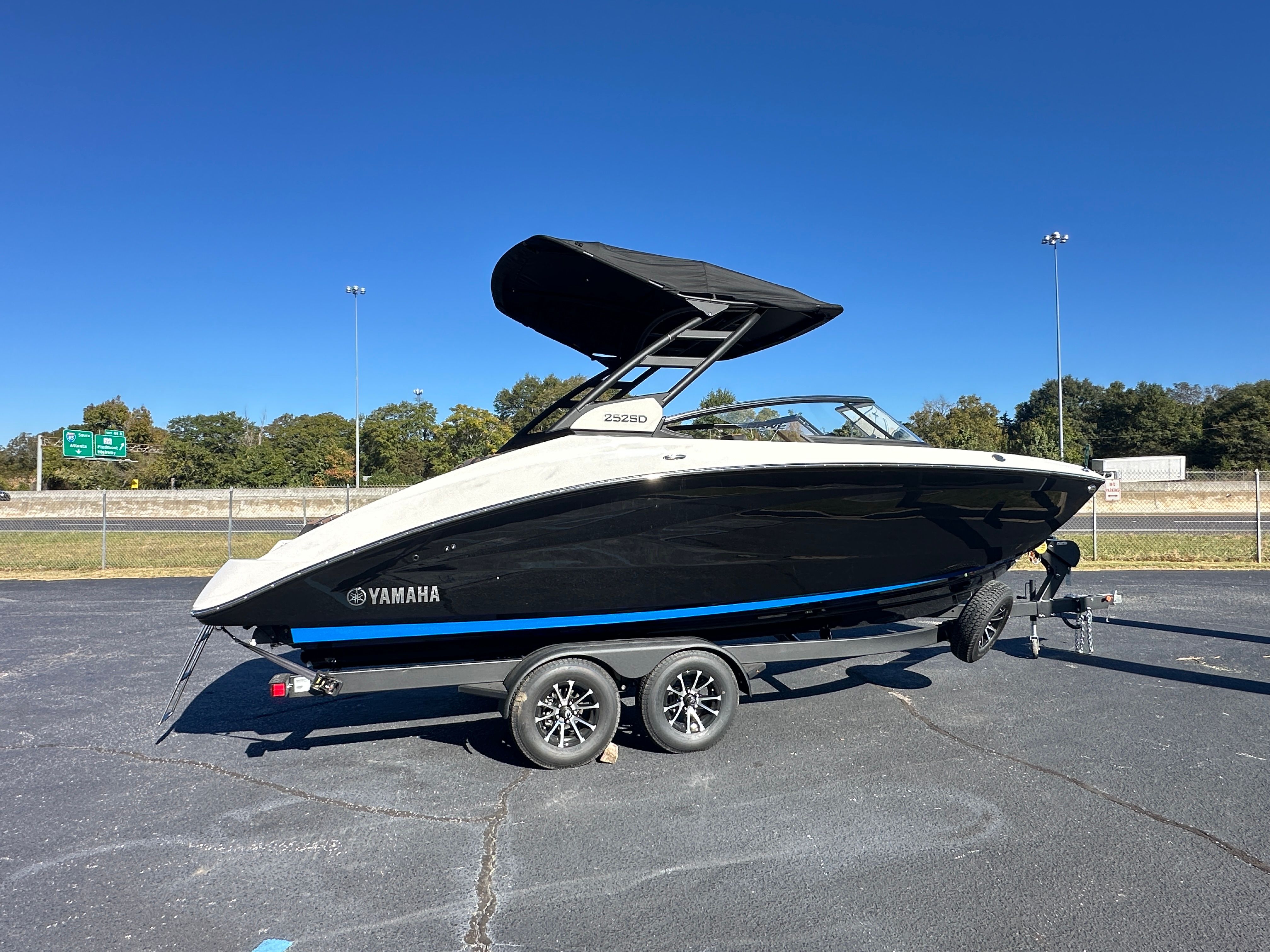 2026 Yamaha 252SD Image Thumbnail #2