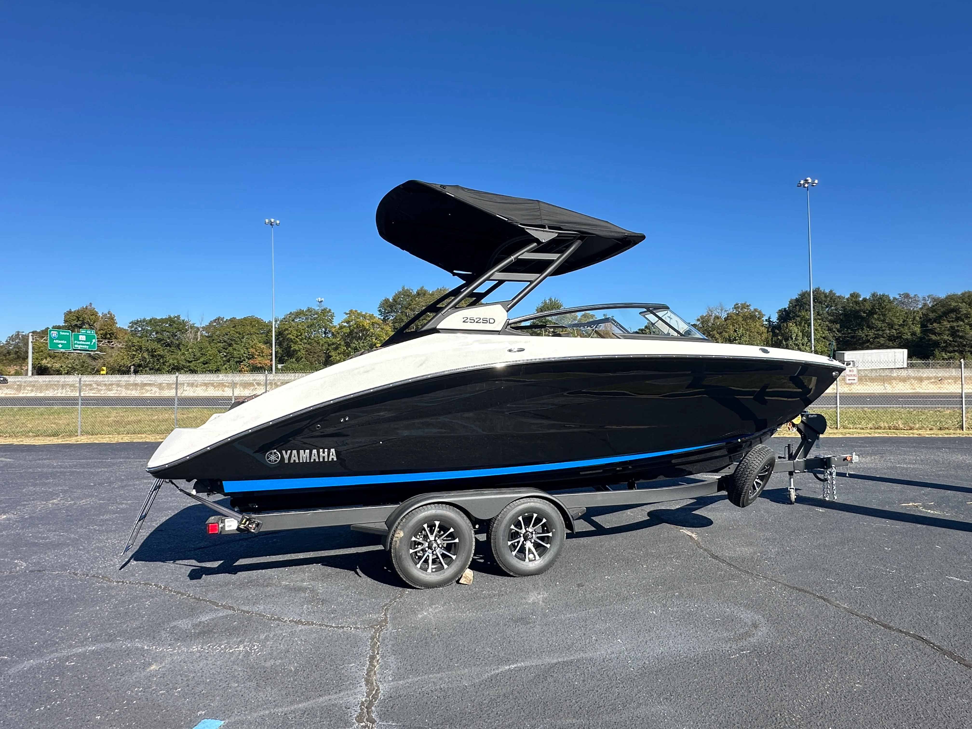 2026 Yamaha 252SD Image Thumbnail #2