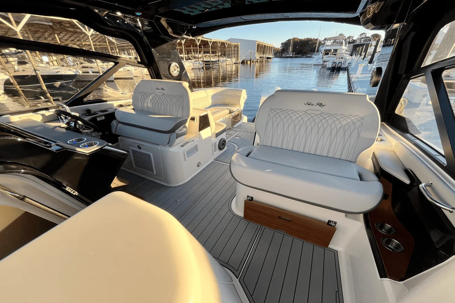 2024 Sea Ray Sundancer 370 Outboard Image Thumbnail #19