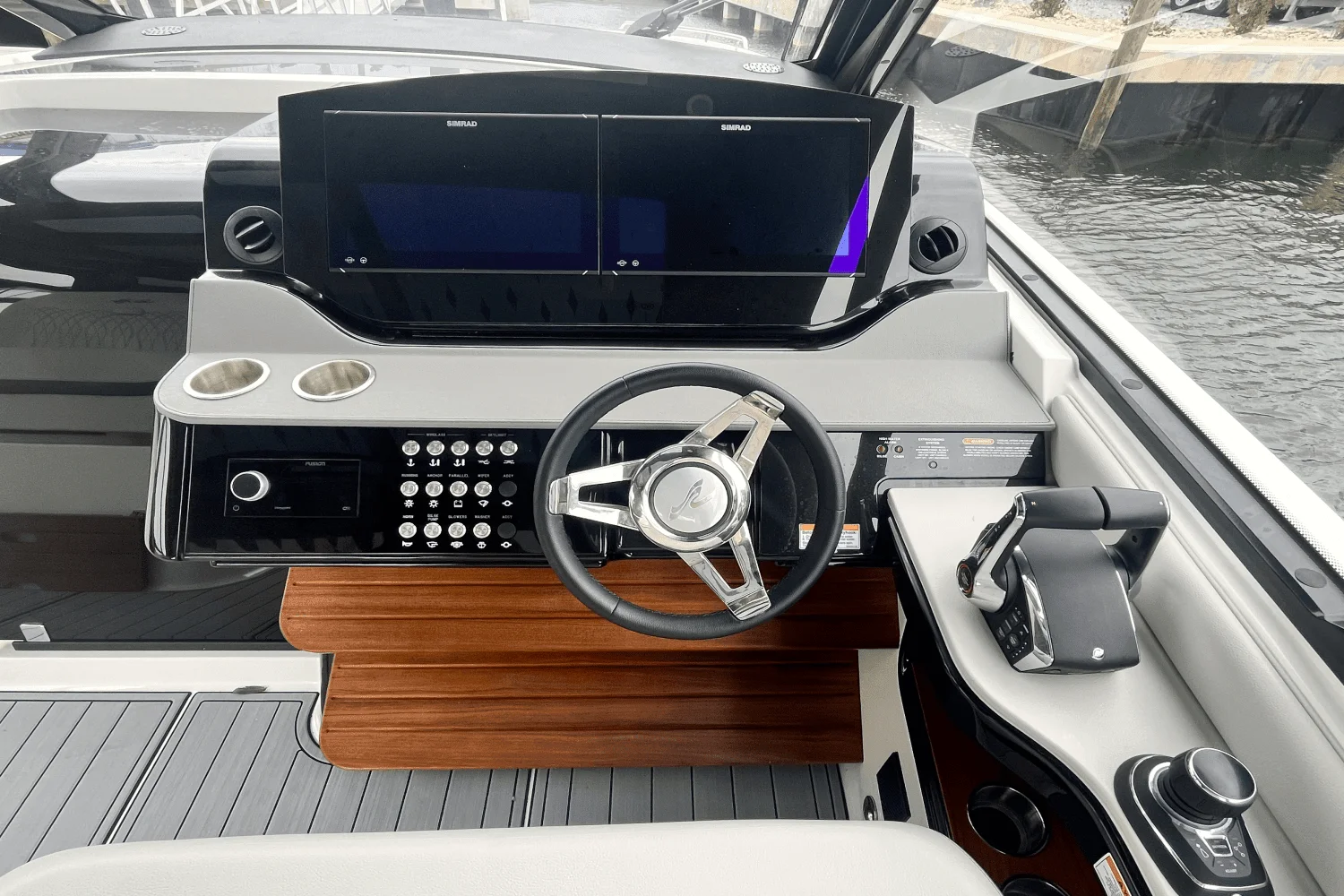 2024 Sea Ray Sundancer 370 Outboard Image Thumbnail #41