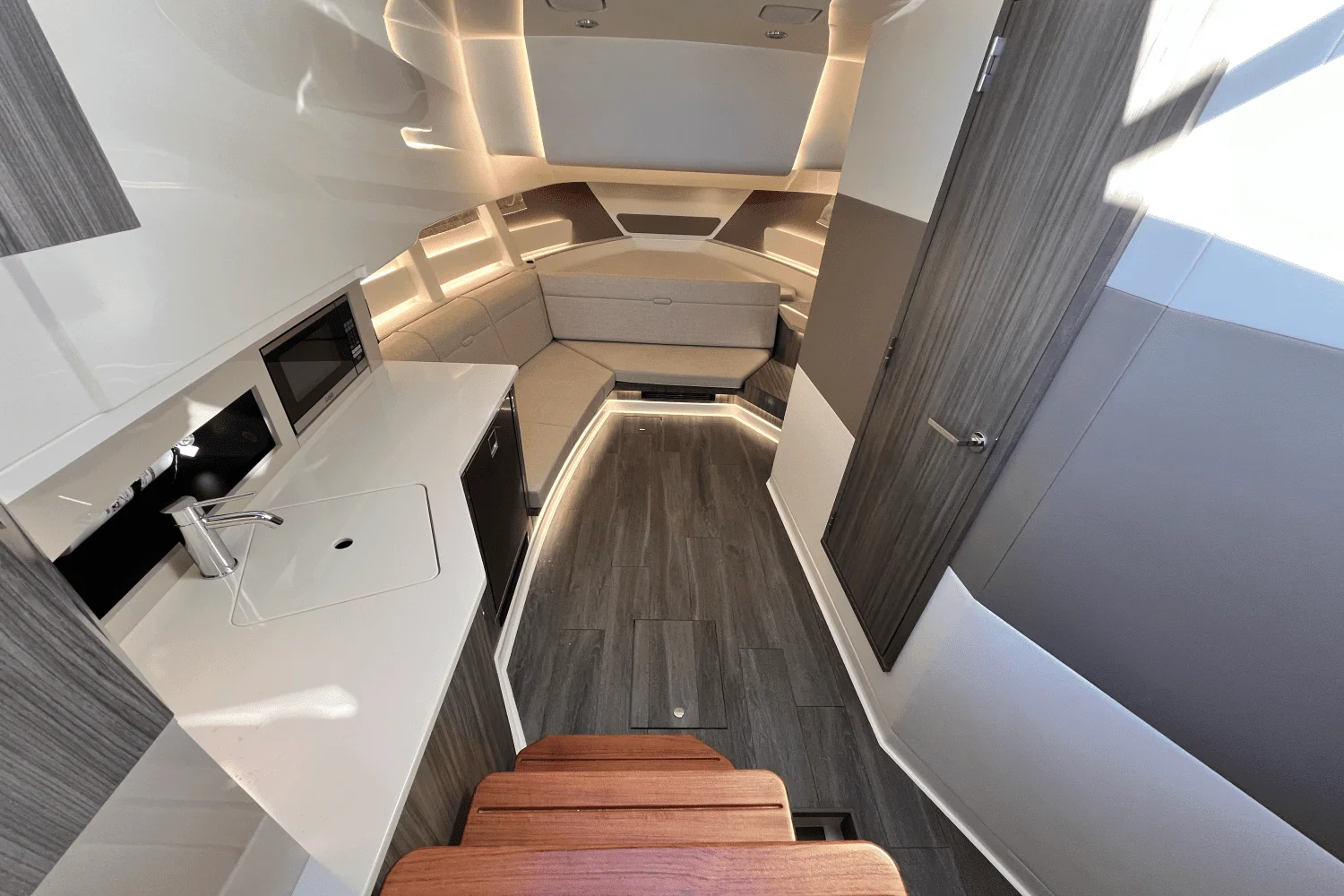 2024 Sea Ray Sundancer 370 Outboard Image Thumbnail #27