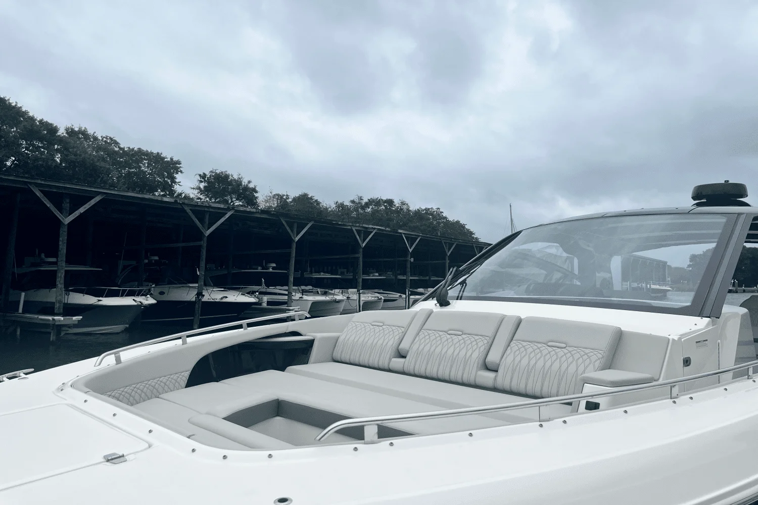 2024 Sea Ray Sundancer 370 Outboard Image Thumbnail #23