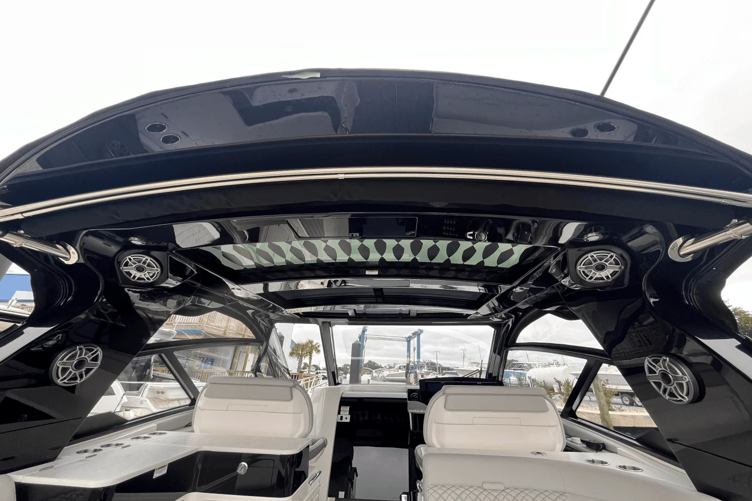 2024 Sea Ray Sundancer 370 Outboard Image Thumbnail #15