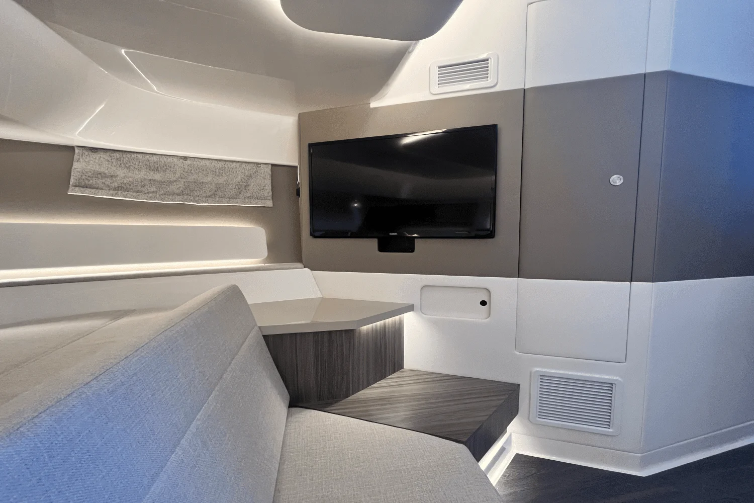 2024 Sea Ray Sundancer 370 Outboard Image Thumbnail #29