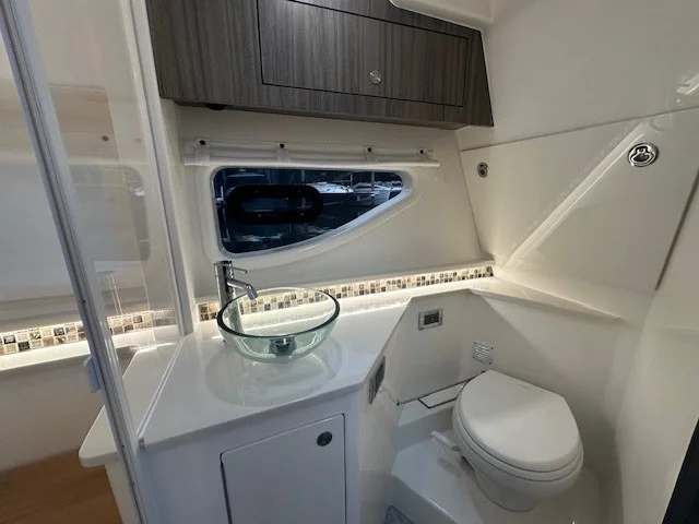 2024 Sea Ray Sundancer 370 Outboard Image Thumbnail #34