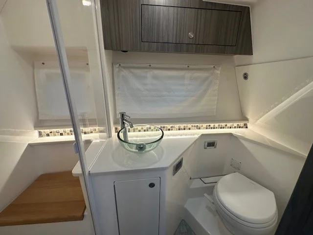 2024 Sea Ray Sundancer 370 Outboard Image Thumbnail #33