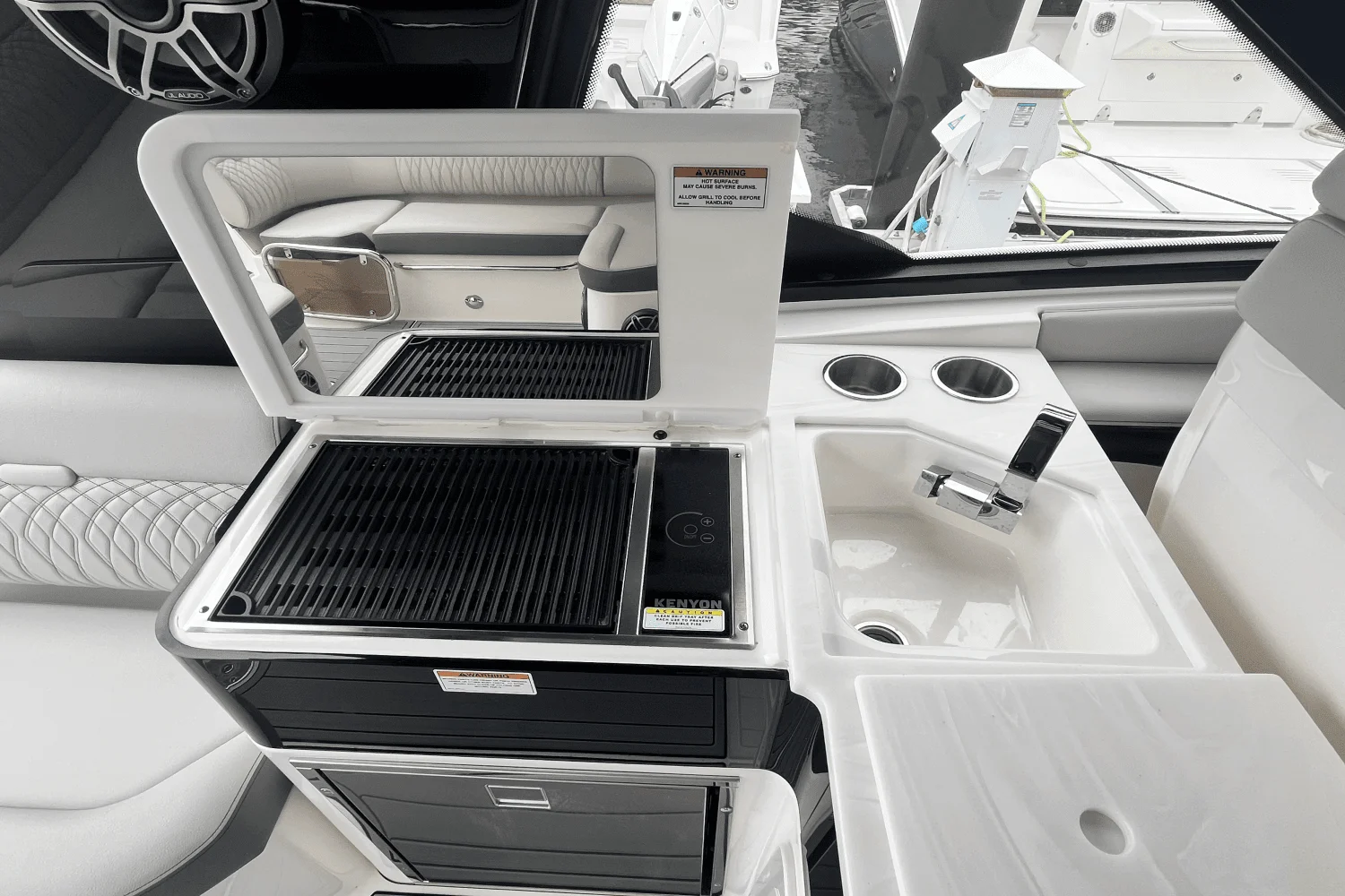 2024 Sea Ray Sundancer 370 Outboard Image Thumbnail #17