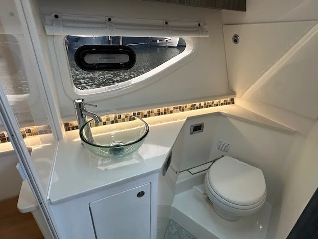 2024 Sea Ray Sundancer 370 Outboard Image Thumbnail #31