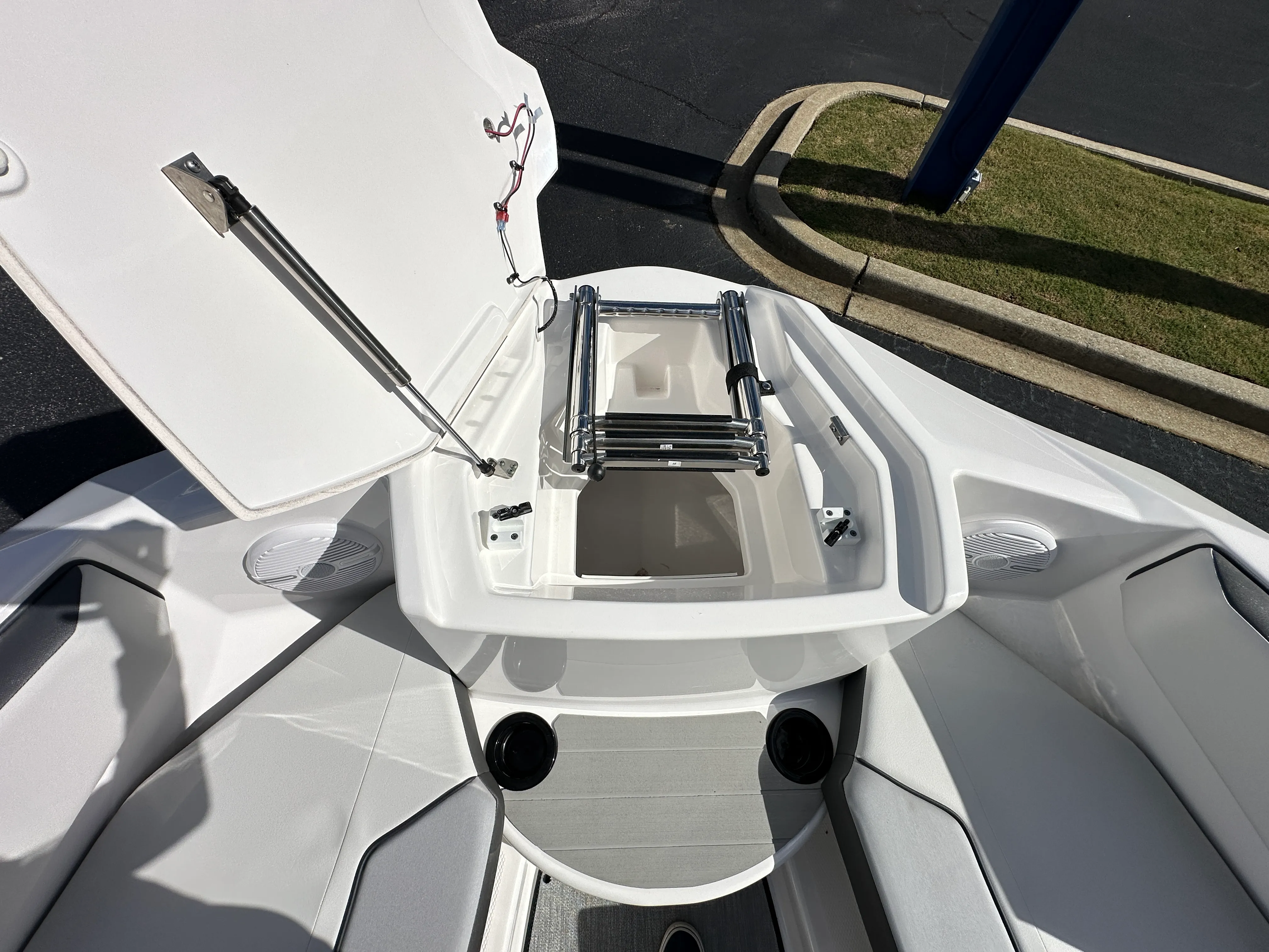 2026 Yamaha AR220 Image Thumbnail #9