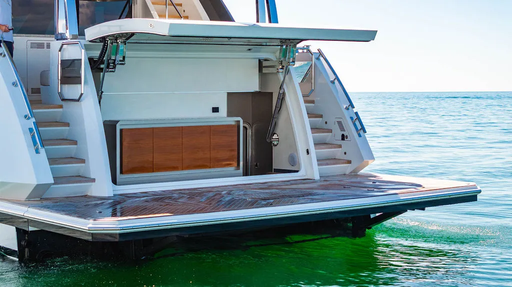 2020 Ocean Alexander 84 R Image Thumbnail #3