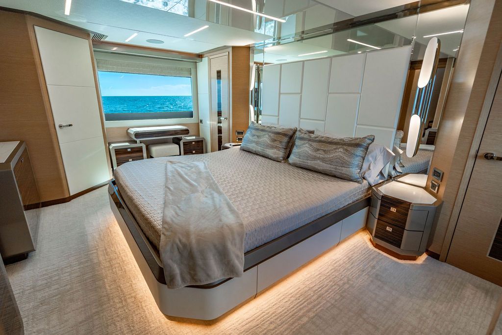 2020 Ocean Alexander 84 R Image Thumbnail #23