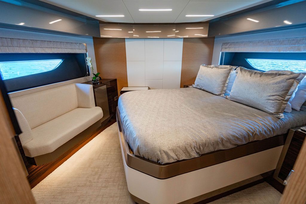 2020 Ocean Alexander 84 R Image Thumbnail #32