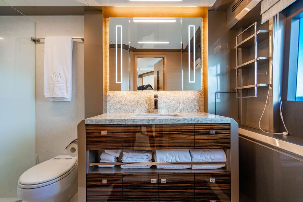 2020 Ocean Alexander 84 R Image Thumbnail #28